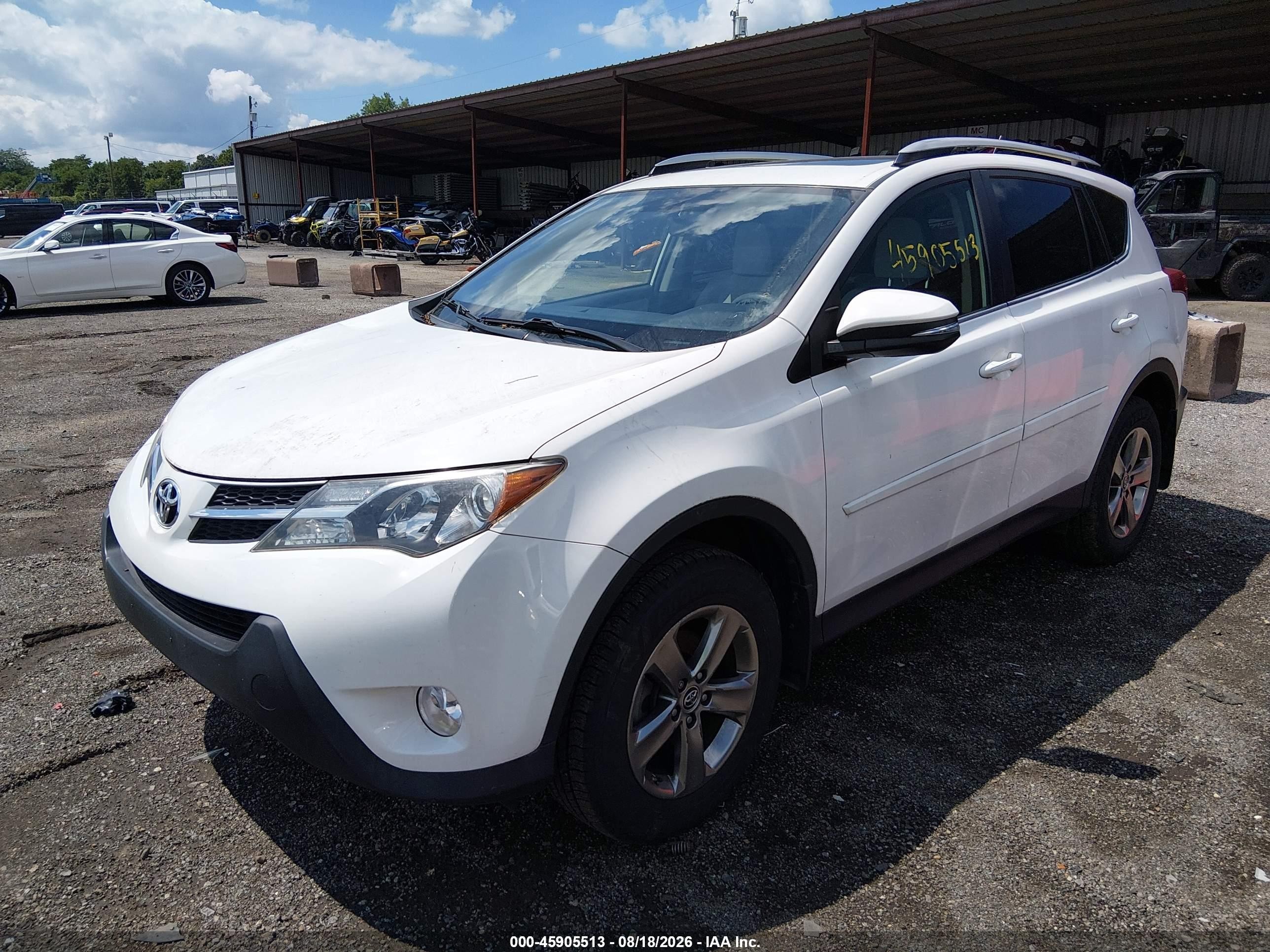 2015 Toyota Rav4 Xle White vin: JTMRFREV1FD153390