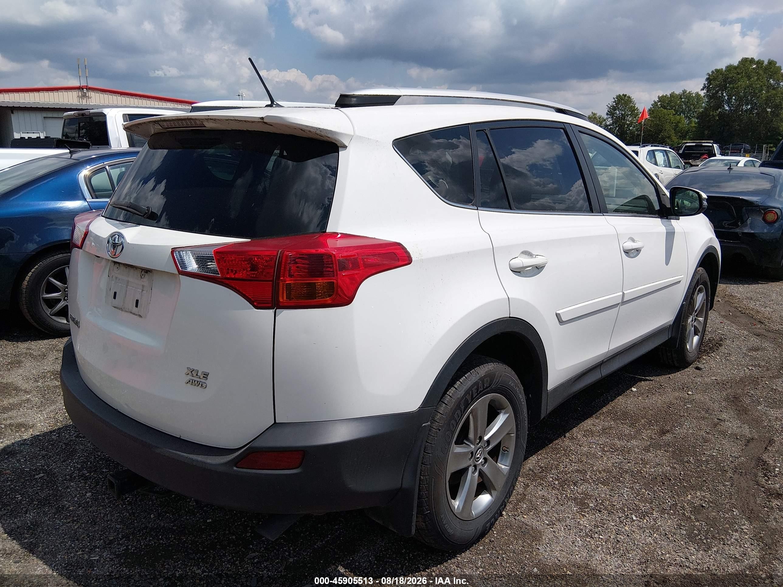 2015 Toyota Rav4 Xle White vin: JTMRFREV1FD153390