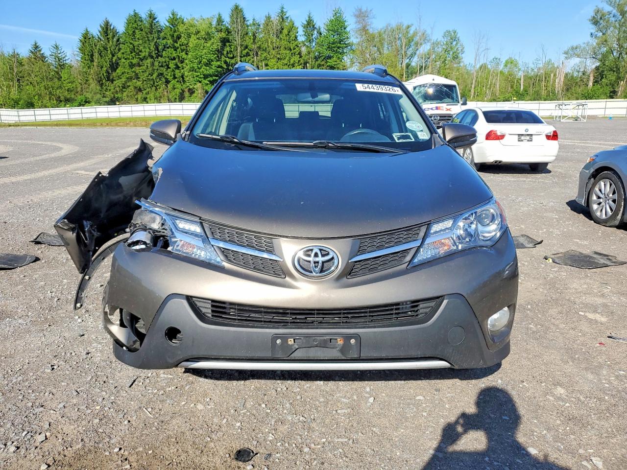 2015 Toyota Rav4 Xle Желто-коричневый vin: JTMRFREV1FD157844