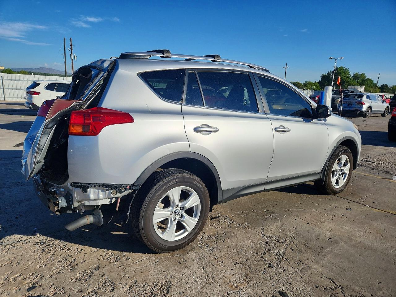 2015 Toyota Rav4 Xle Silver vin: JTMRFREV1FD159853