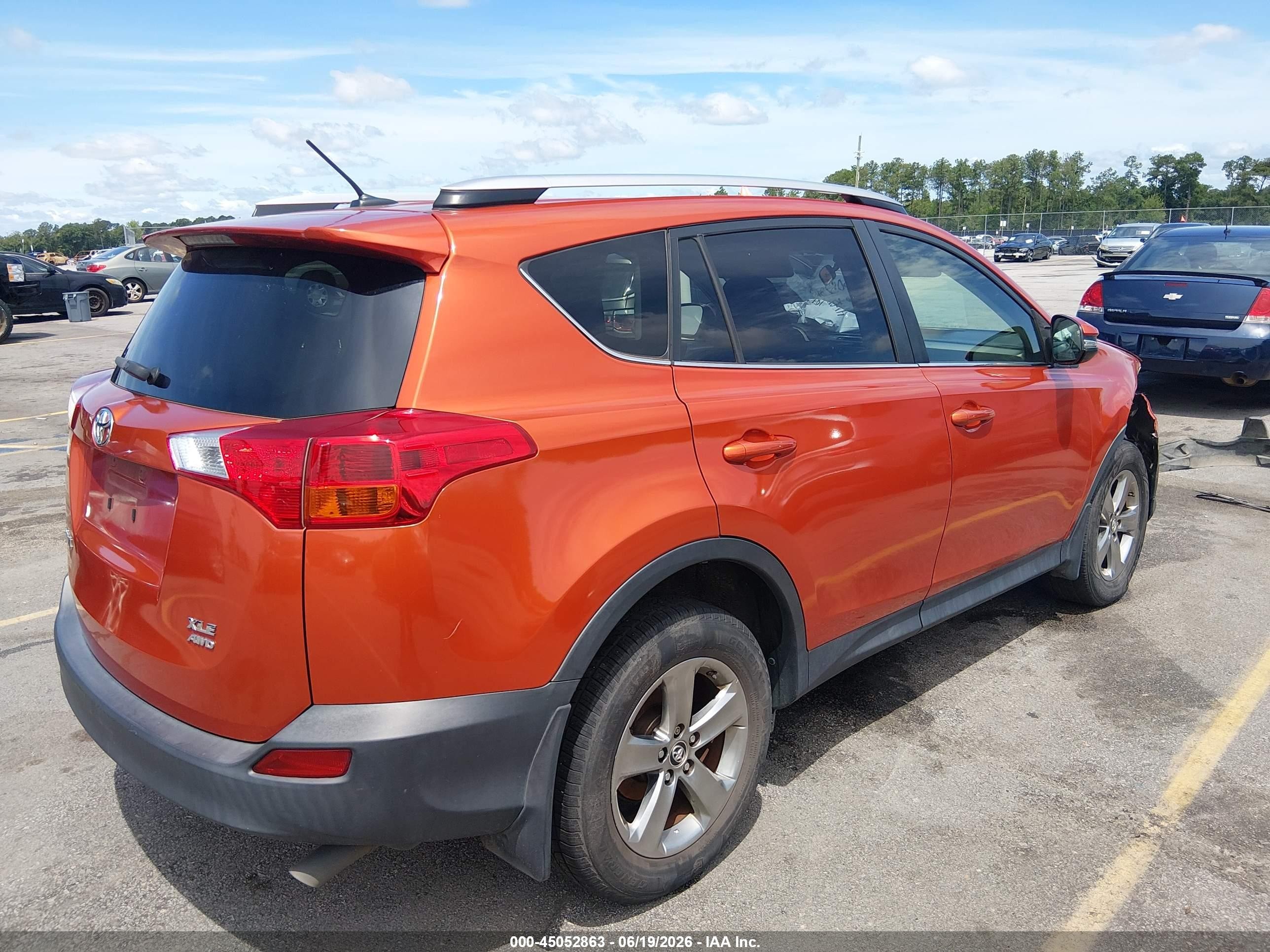 2015 Toyota Rav4 Xle Orange vin: JTMRFREV1FD166298