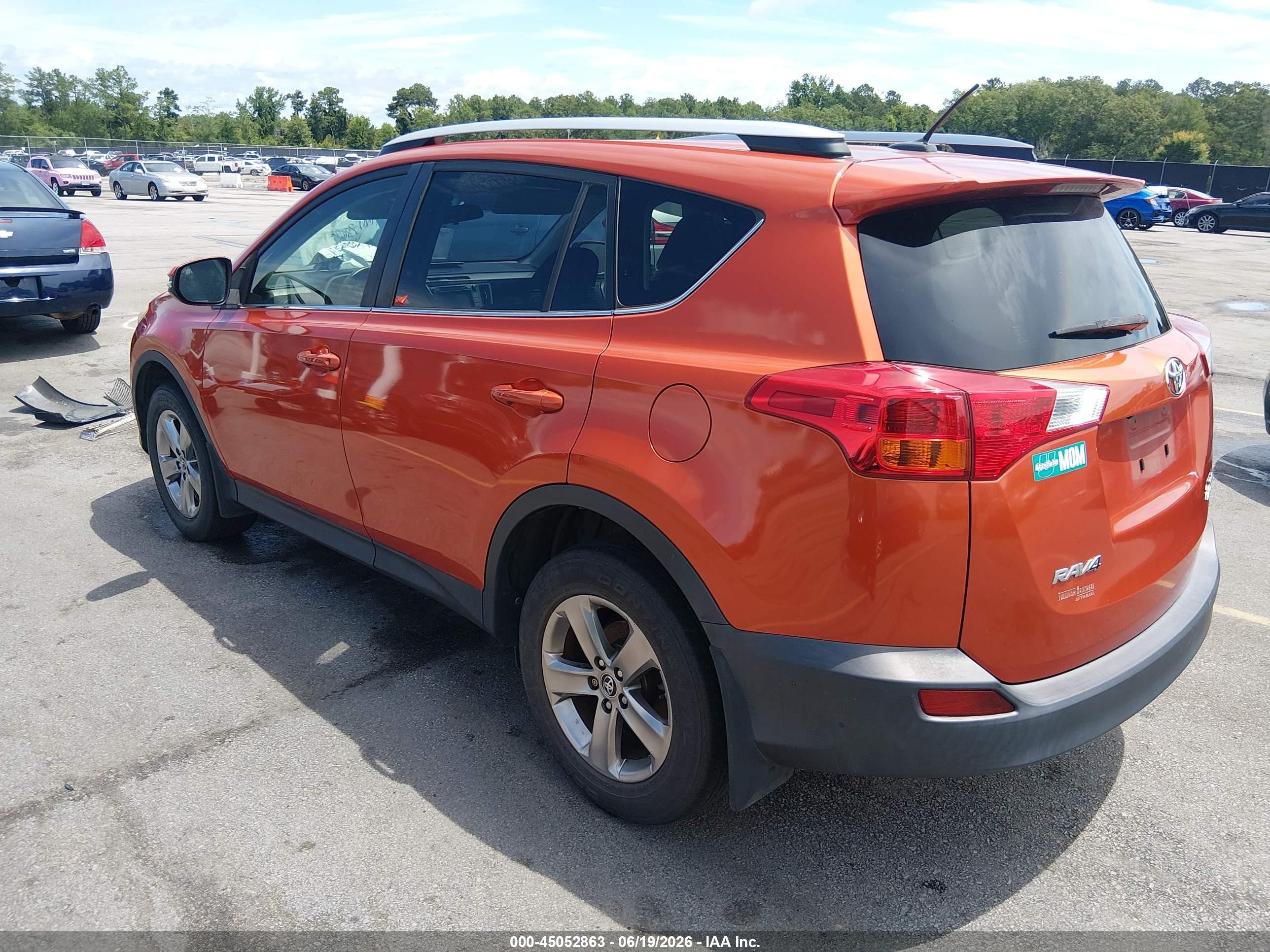 2015 Toyota Rav4 Xle Orange vin: JTMRFREV1FD166298