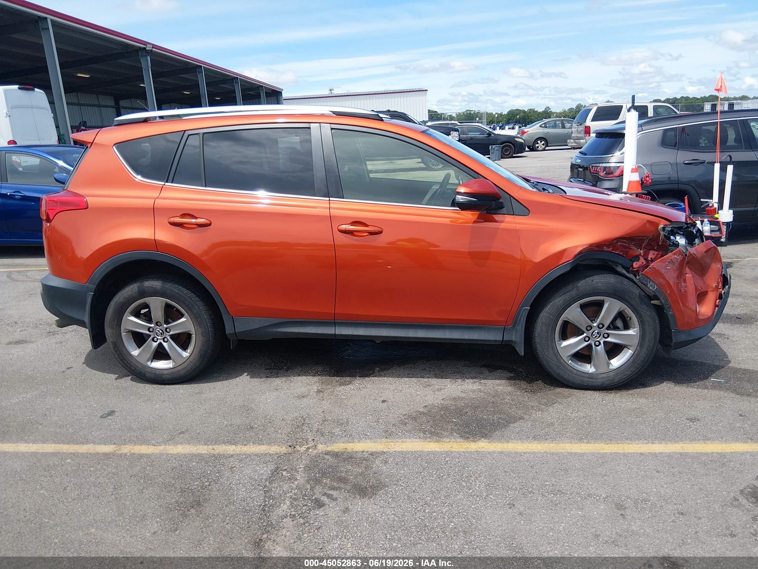 2015 Toyota Rav4 Xle Orange vin: JTMRFREV1FD166298