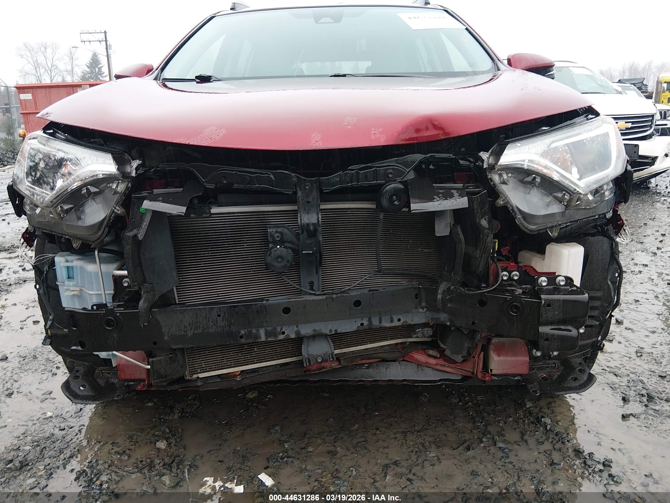 2018 Toyota Rav4 Xle Red vin: JTMRFREV1JD227674