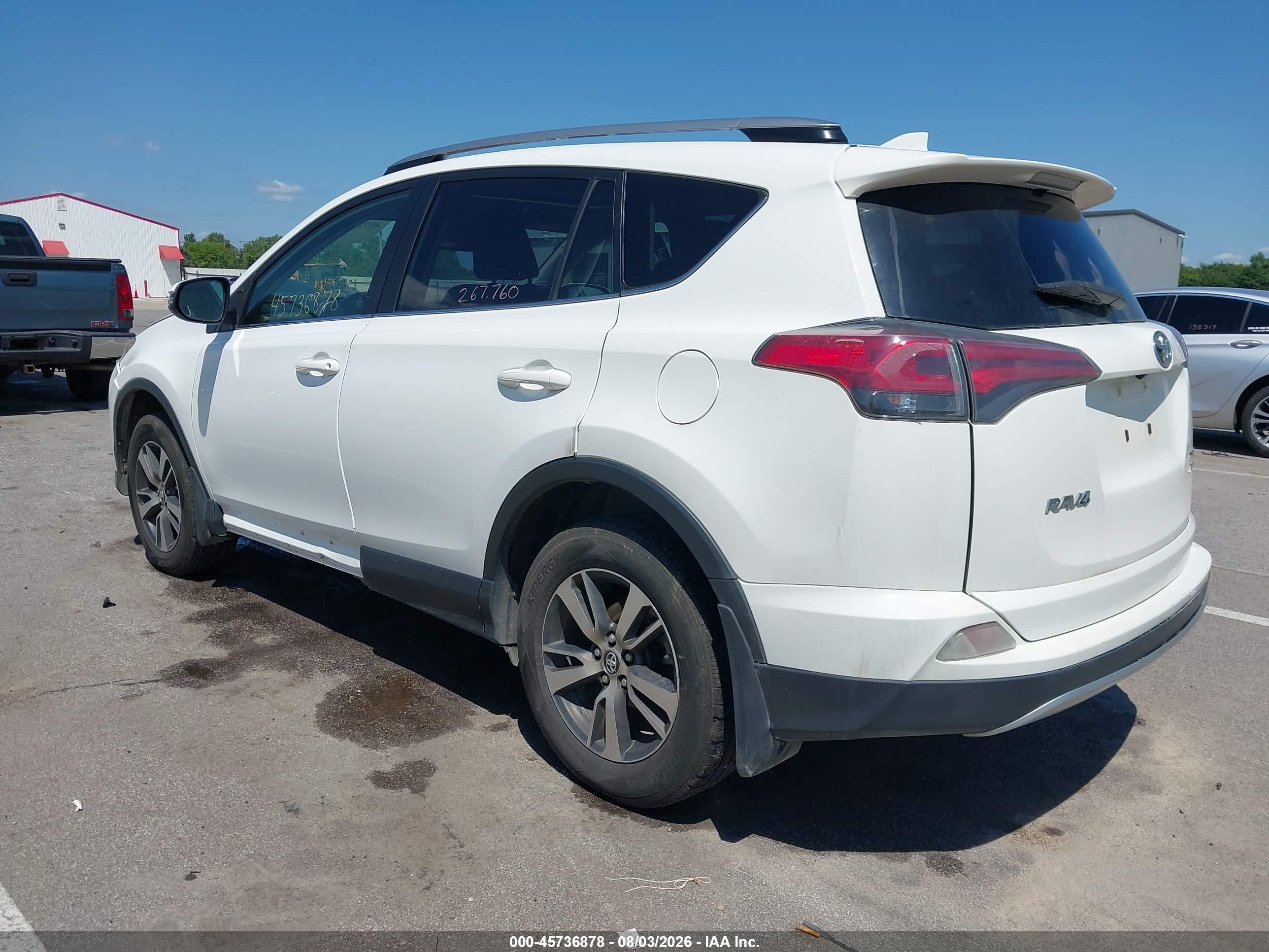 2018 Toyota Rav4 Xle White vin: JTMRFREV1JJ202694