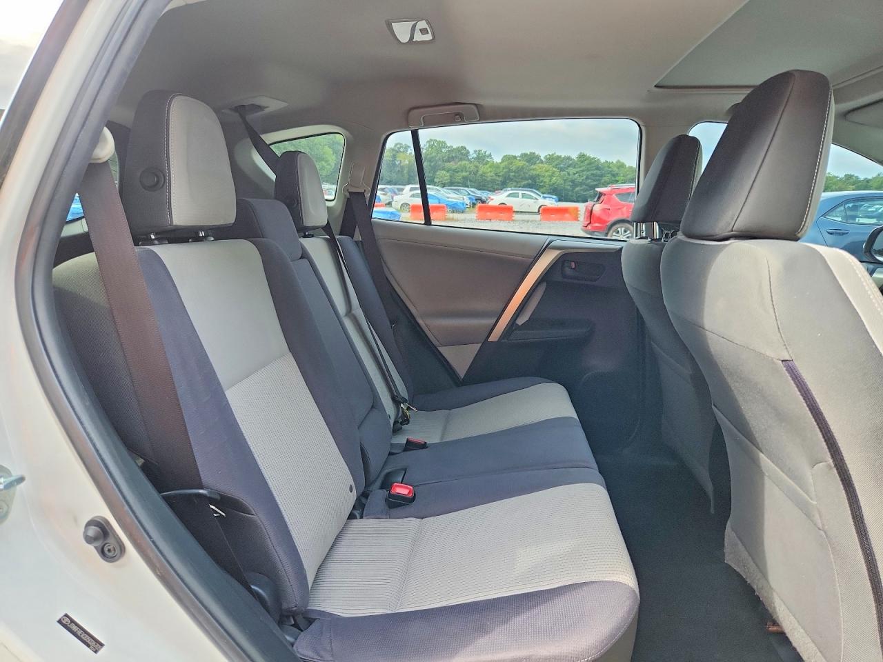 2013 Toyota Rav4 Xle White vin: JTMRFREV2D5026705