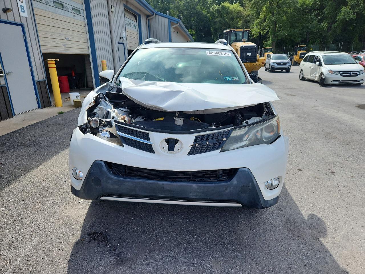 2013 Toyota Rav4 Xle White vin: JTMRFREV2D5026705