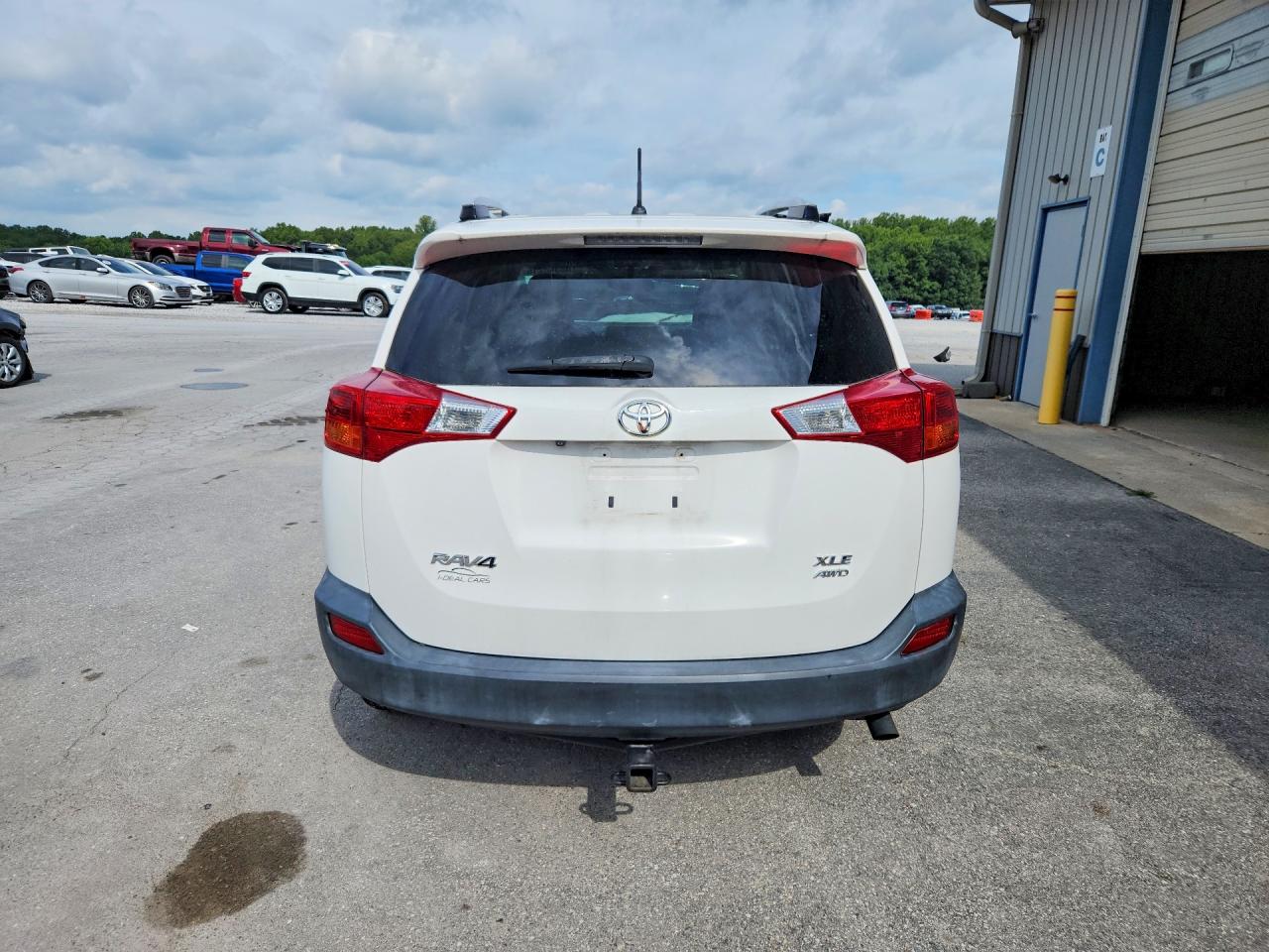 2013 Toyota Rav4 Xle White vin: JTMRFREV2D5026705