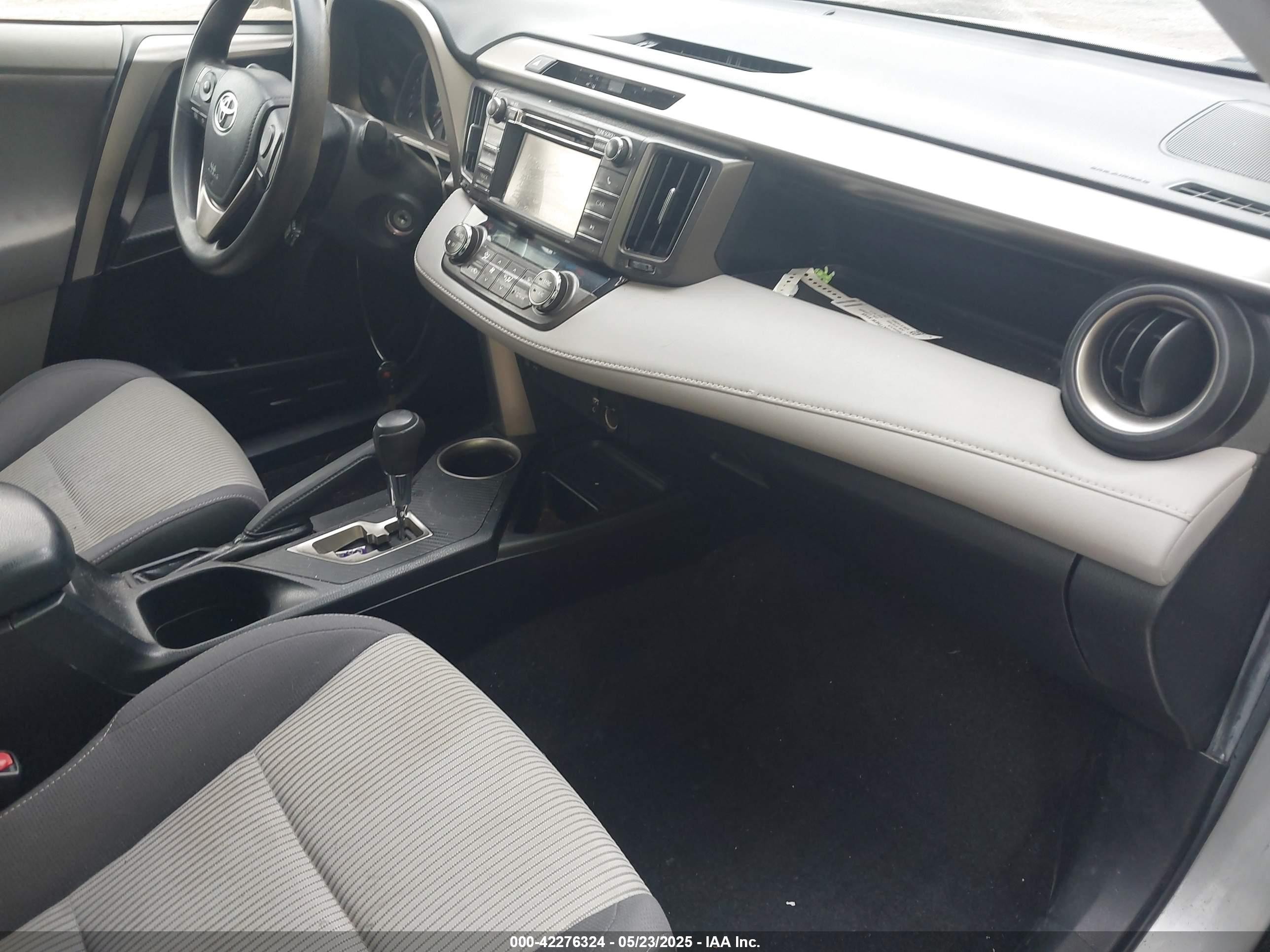 2013 Toyota Rav4 Xle Silver vin: JTMRFREV2D5026834