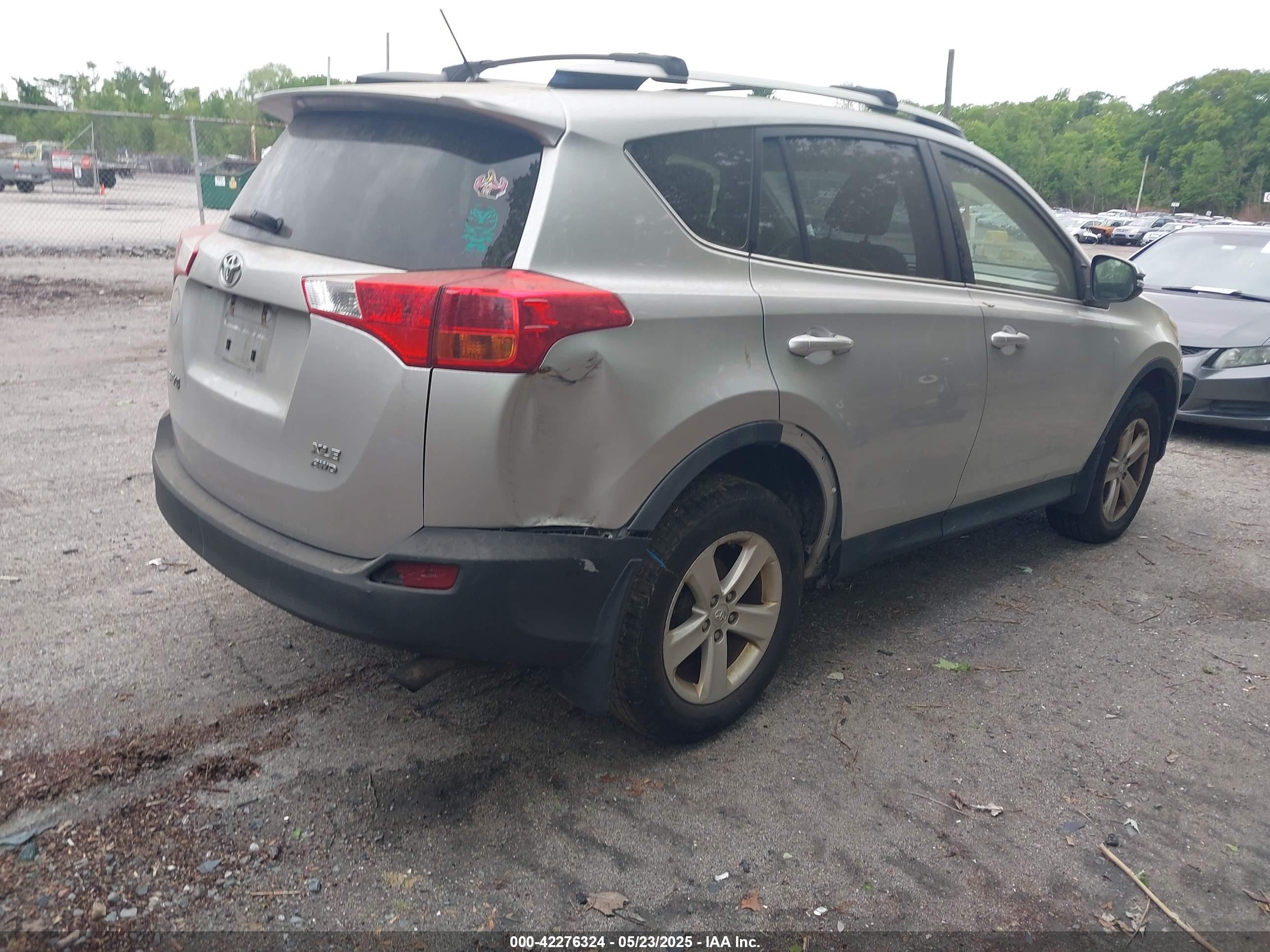 2013 Toyota Rav4 Xle Silver vin: JTMRFREV2D5026834