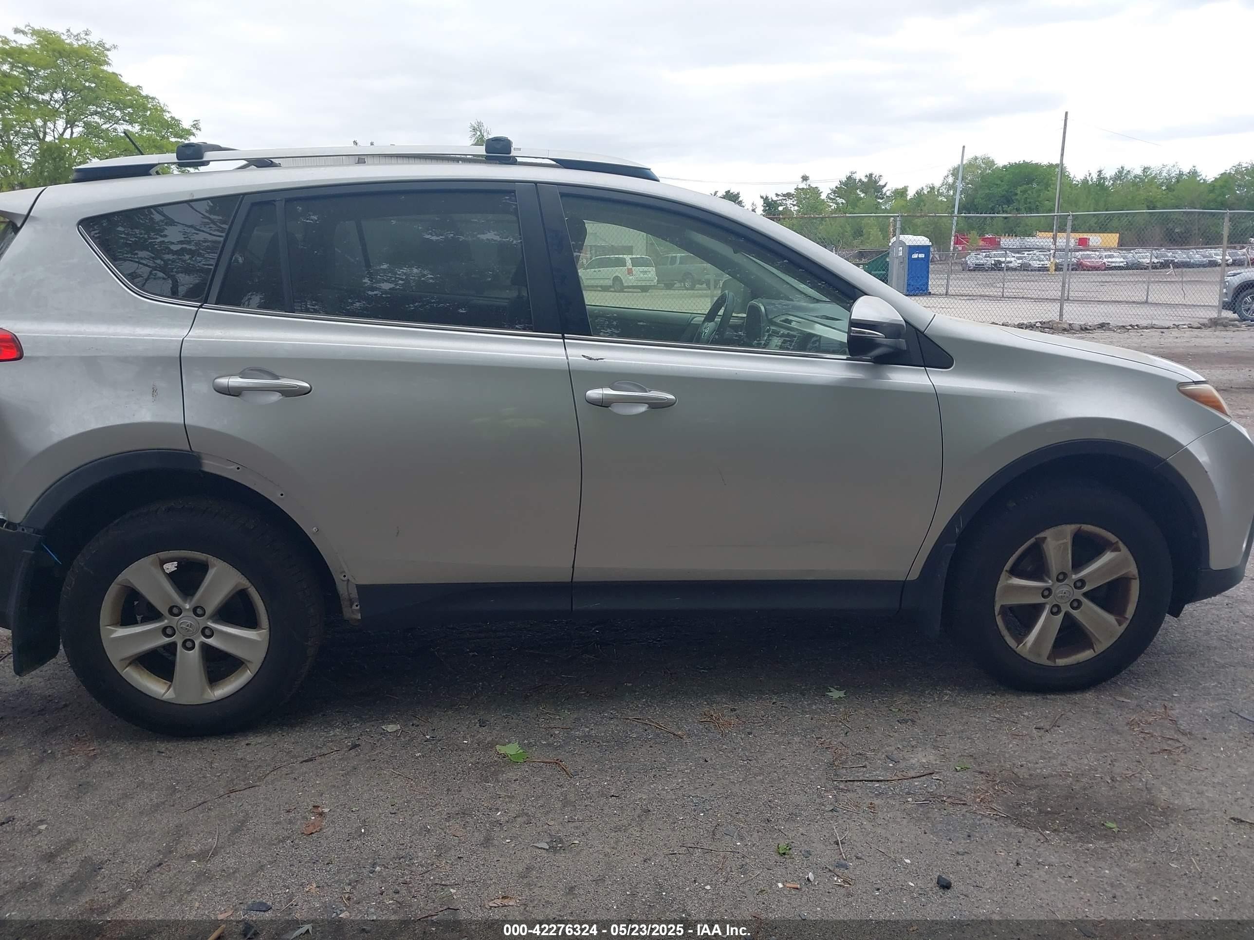2013 Toyota Rav4 Xle Silver vin: JTMRFREV2D5026834