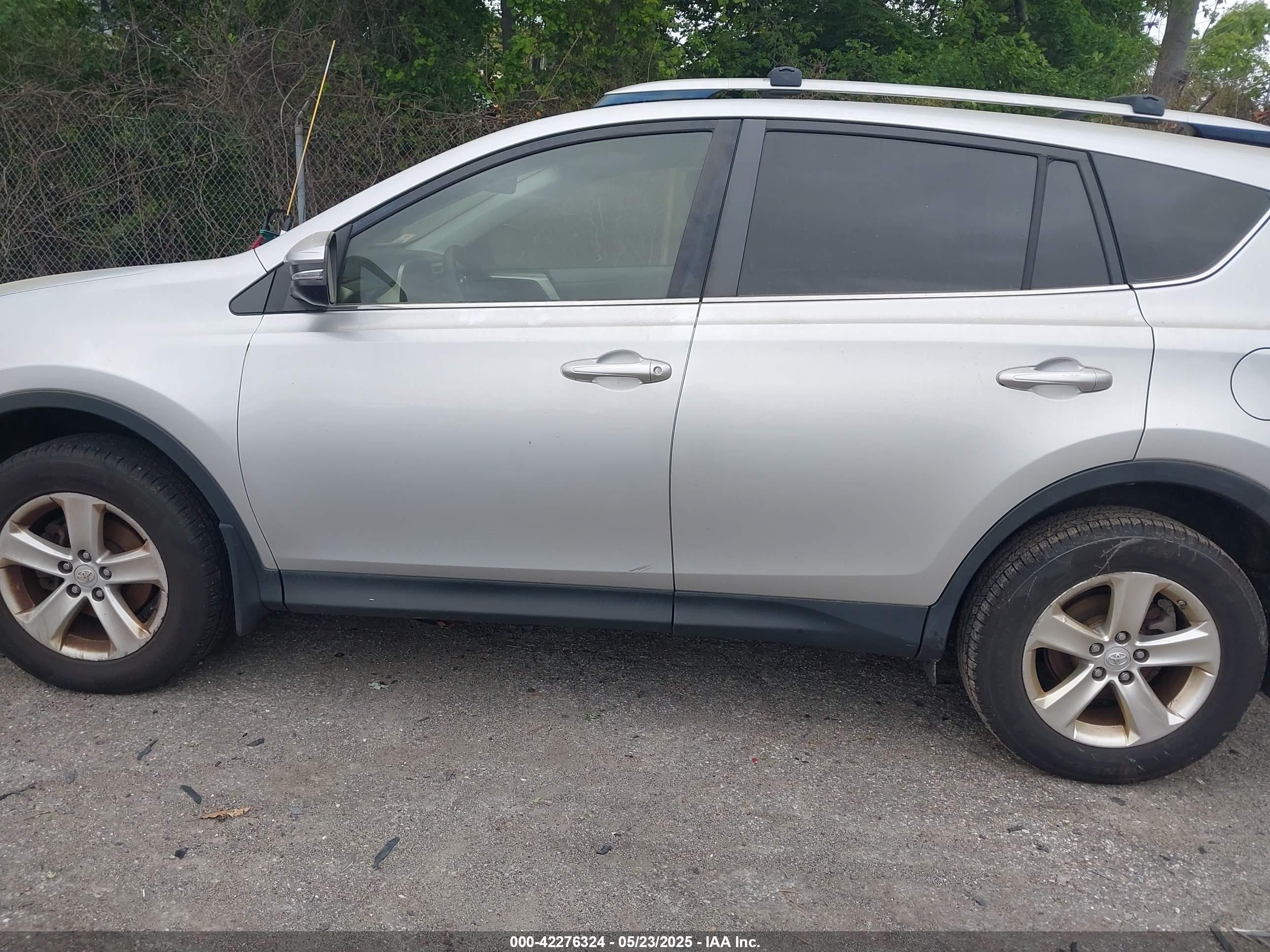 2013 Toyota Rav4 Xle Silver vin: JTMRFREV2D5026834