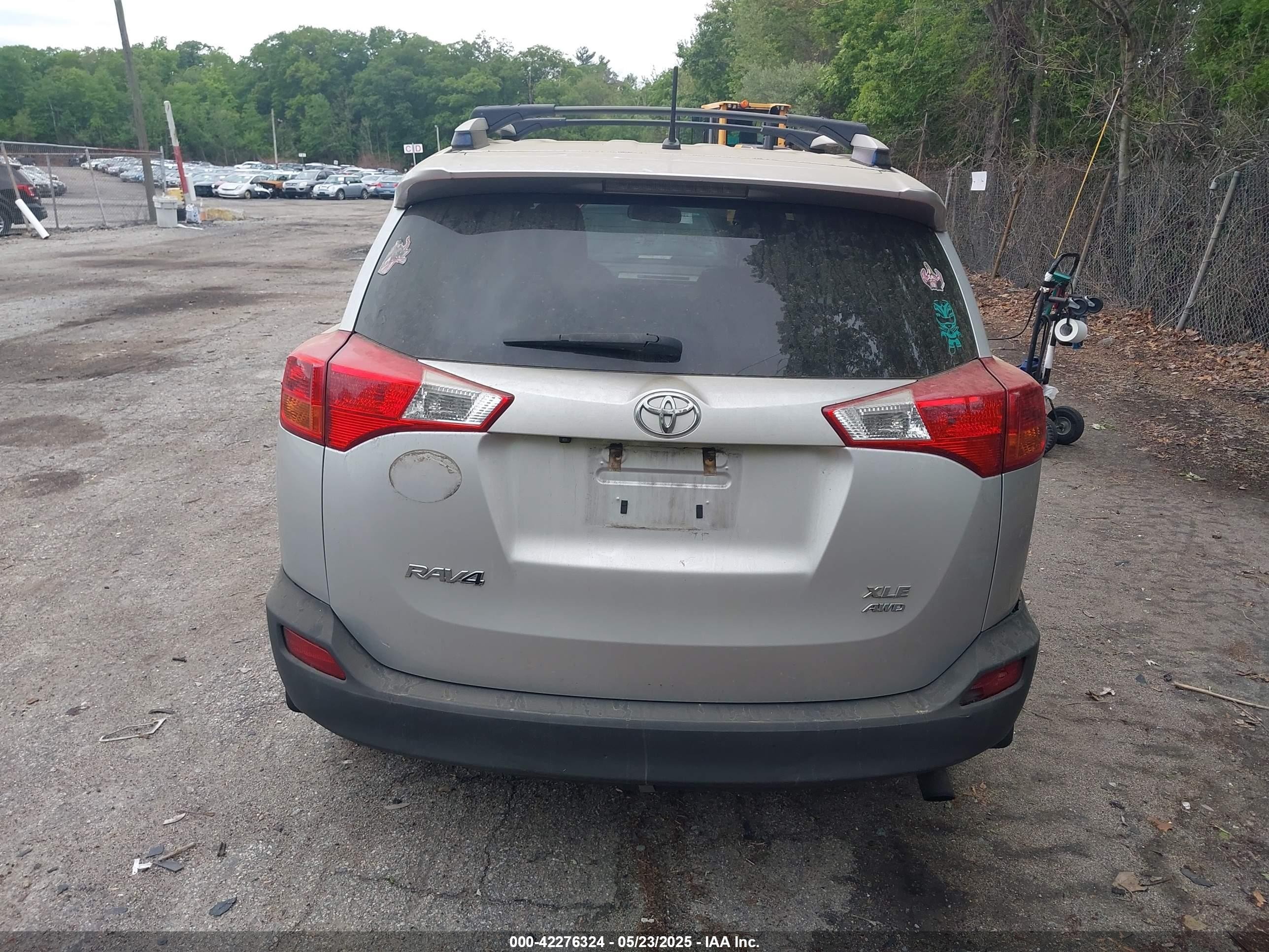 2013 Toyota Rav4 Xle Silver vin: JTMRFREV2D5026834