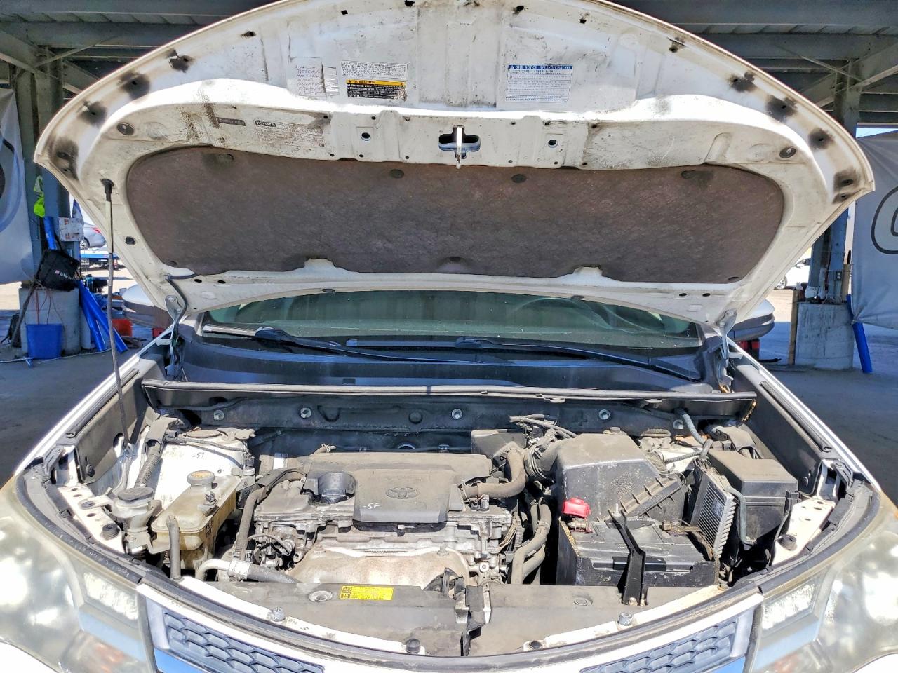 2013 Toyota Rav4 Xle White vin: JTMRFREV2D5028647