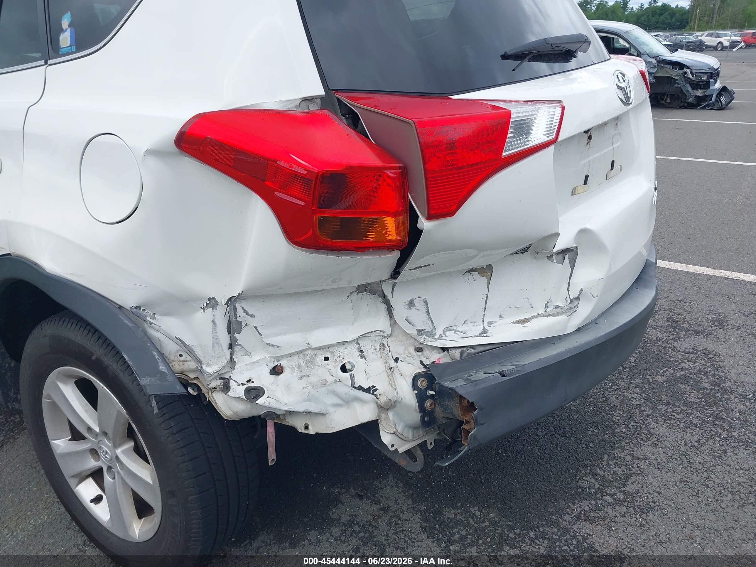 2013 Toyota Rav4 Xle White vin: JTMRFREV2DD006797