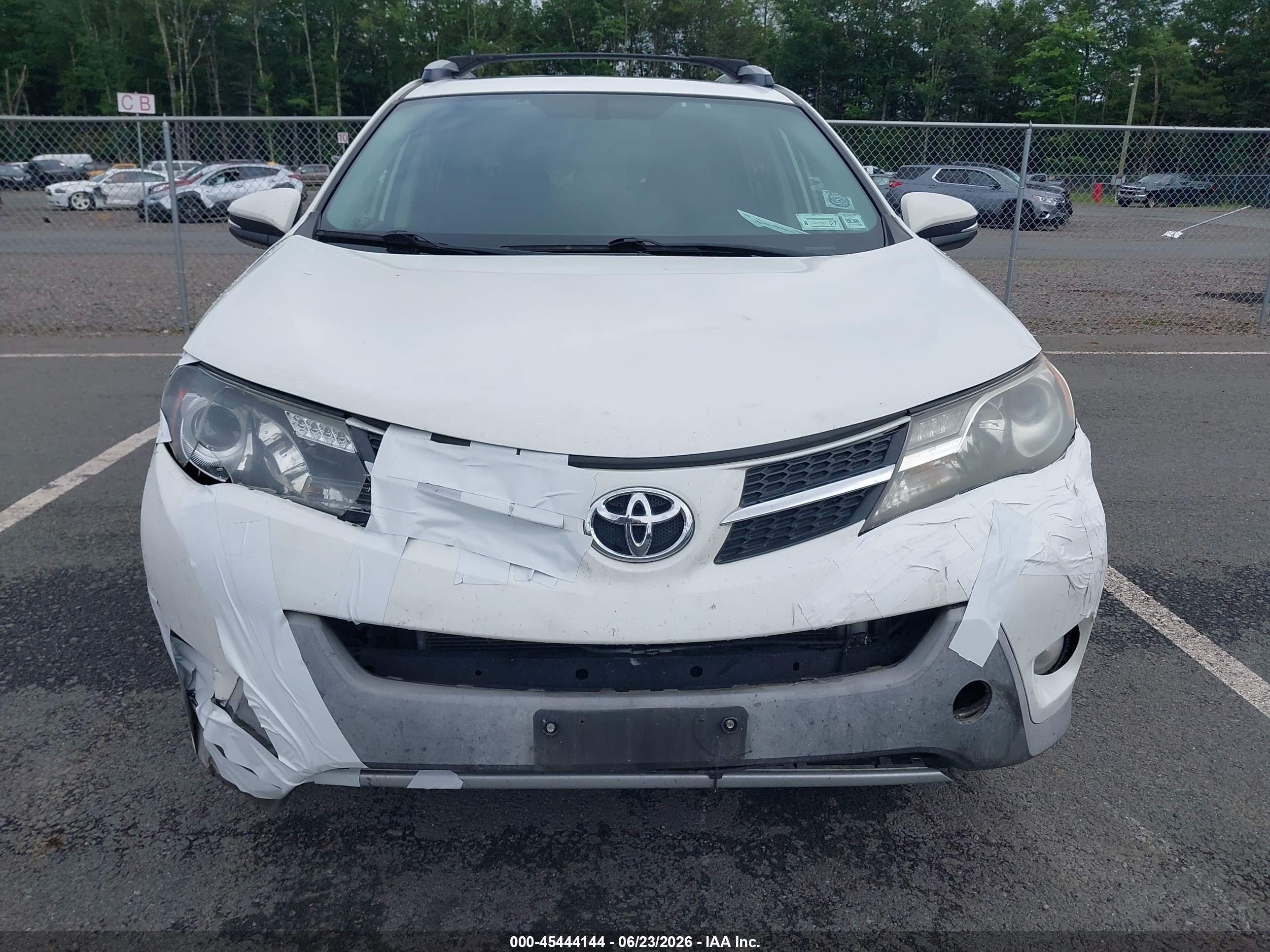 2013 Toyota Rav4 Xle White vin: JTMRFREV2DD006797