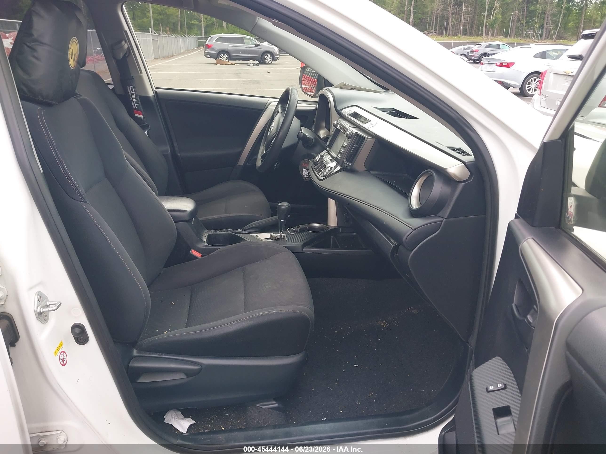 2013 Toyota Rav4 Xle White vin: JTMRFREV2DD006797