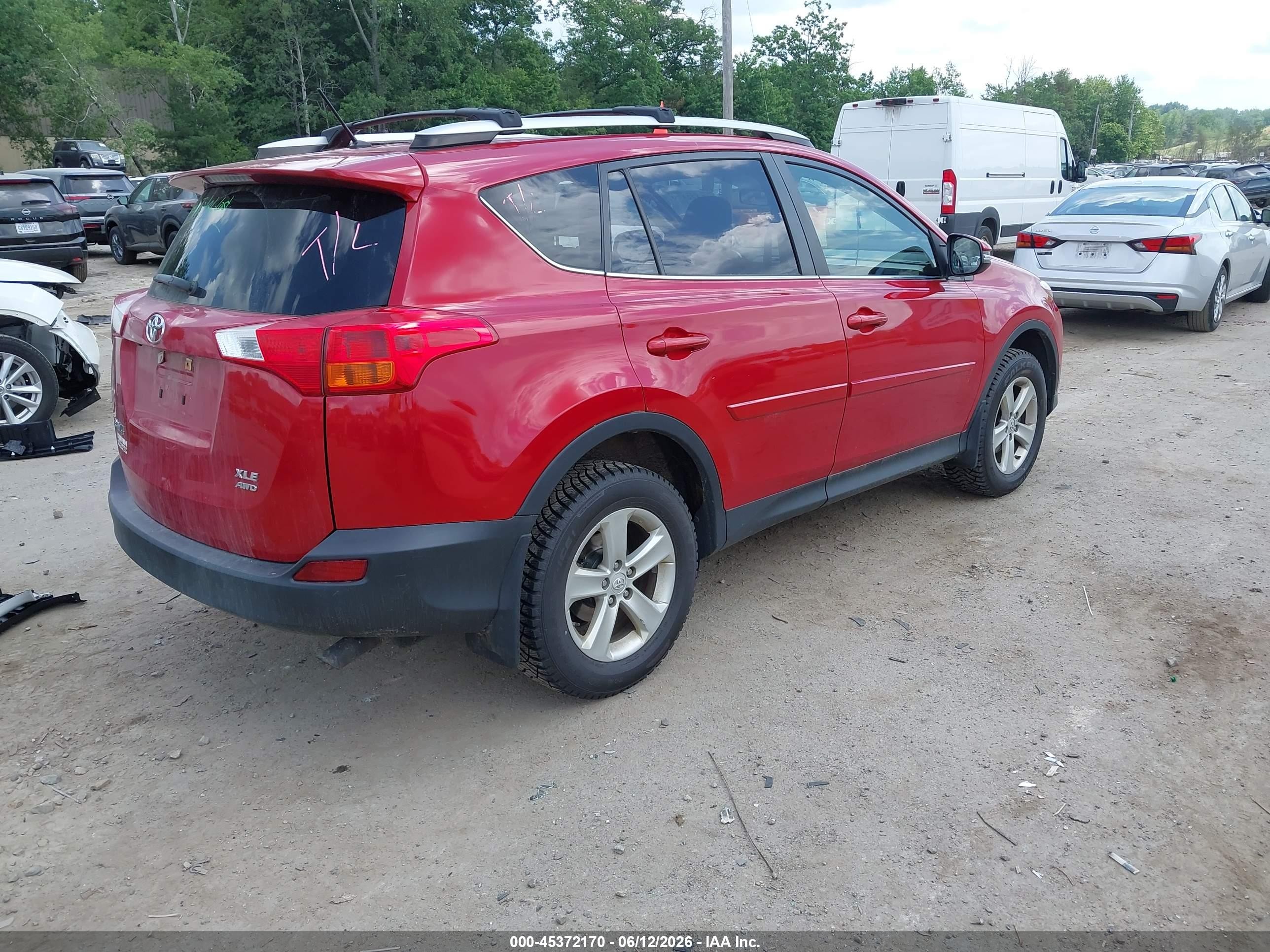 2013 Toyota Rav4 Xle Красный vin: JTMRFREV2DD013961
