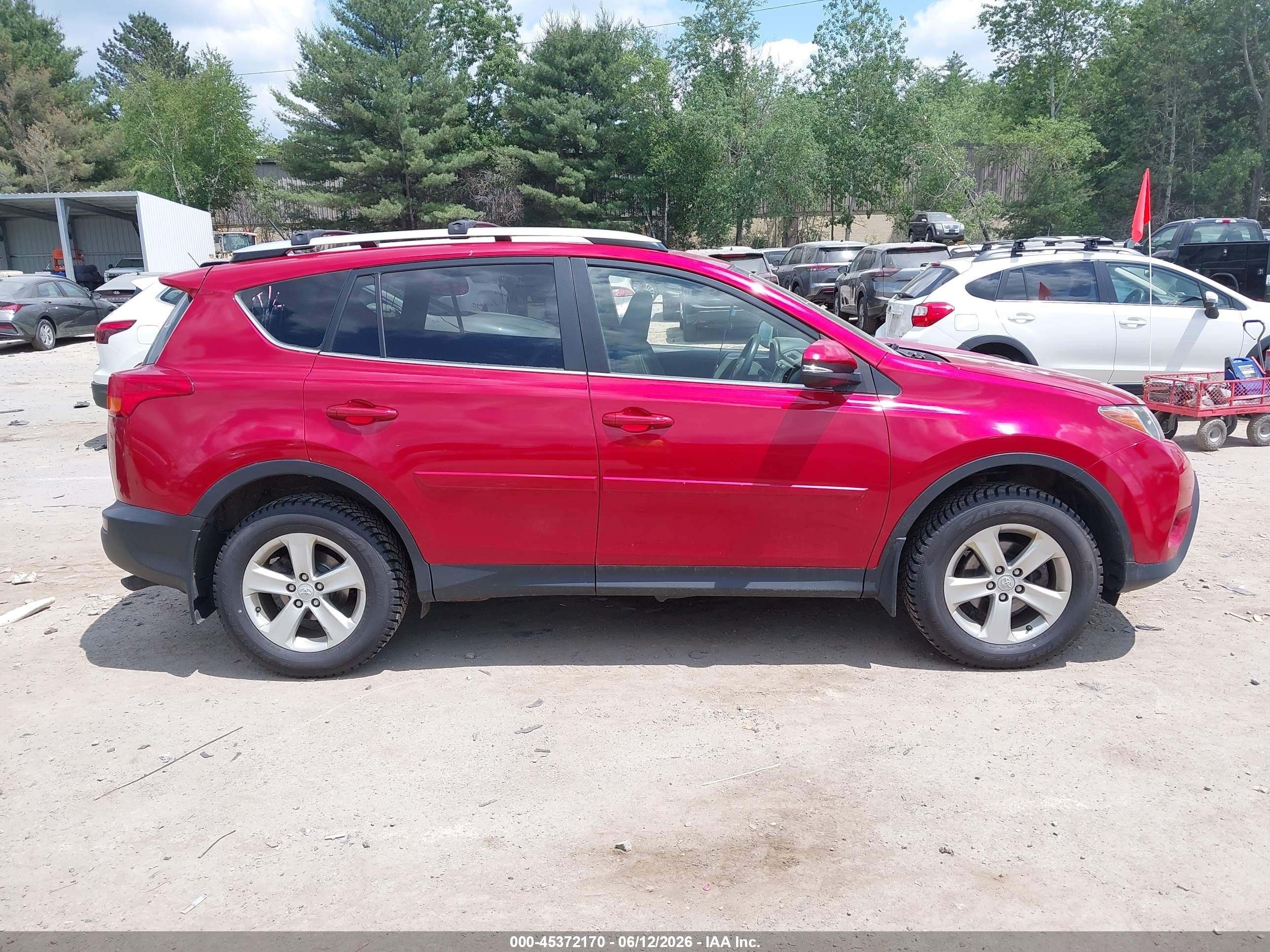 2013 Toyota Rav4 Xle Красный vin: JTMRFREV2DD013961