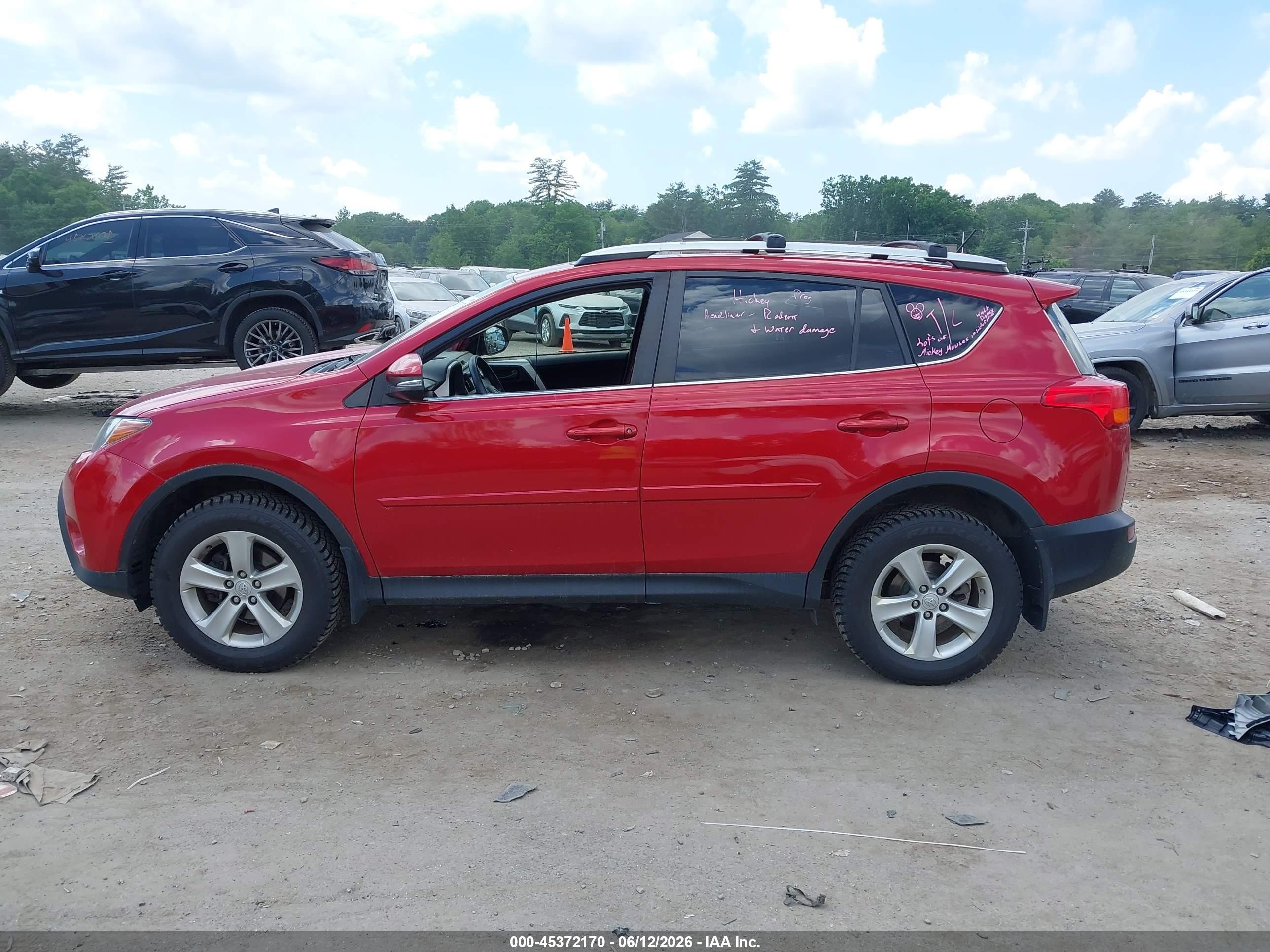 2013 Toyota Rav4 Xle Красный vin: JTMRFREV2DD013961
