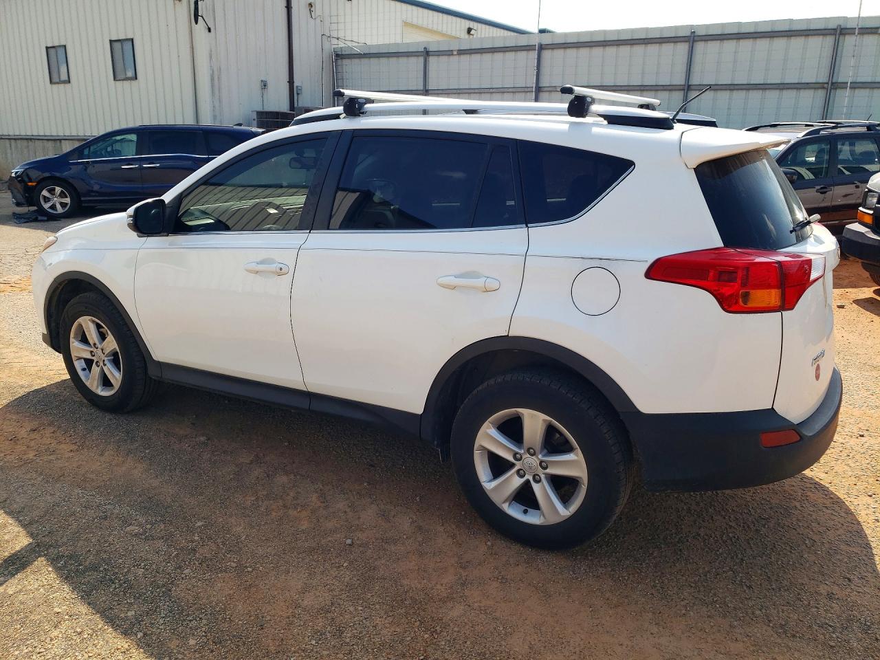 2013 Toyota Rav4 Xle White vin: JTMRFREV2DD035524