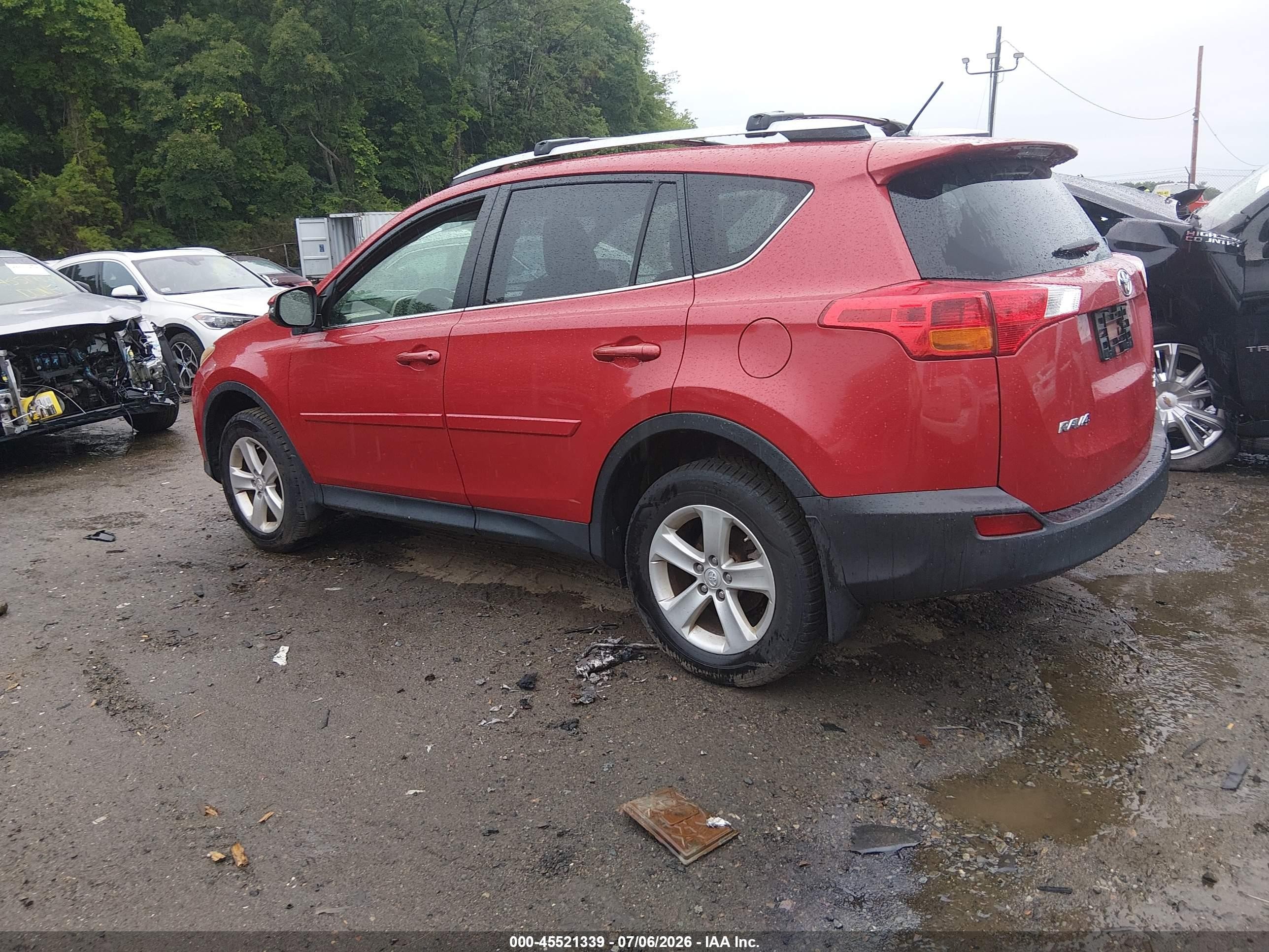 2013 Toyota Rav4 Xle Red vin: JTMRFREV2DD038231