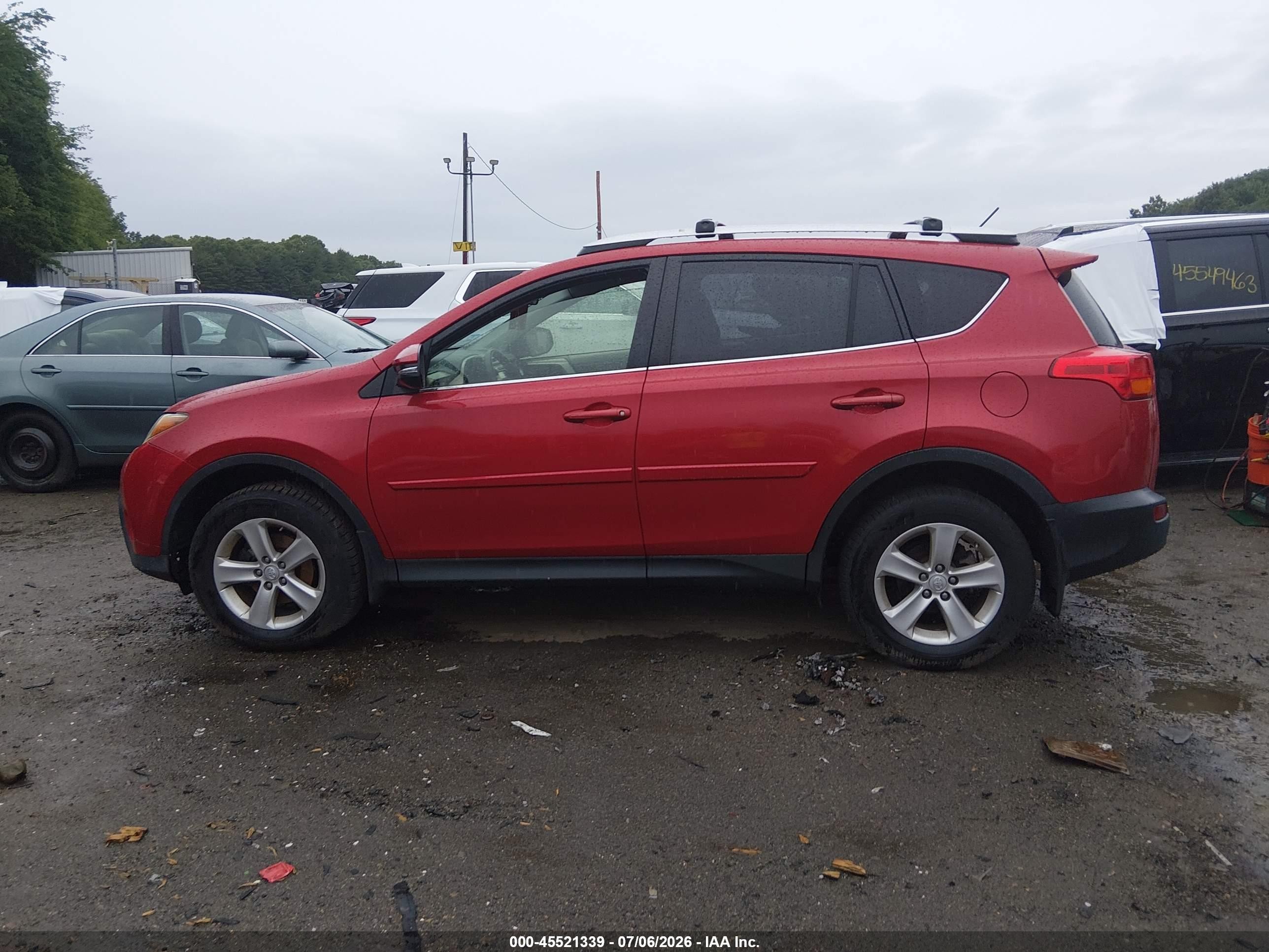 2013 Toyota Rav4 Xle Red vin: JTMRFREV2DD038231