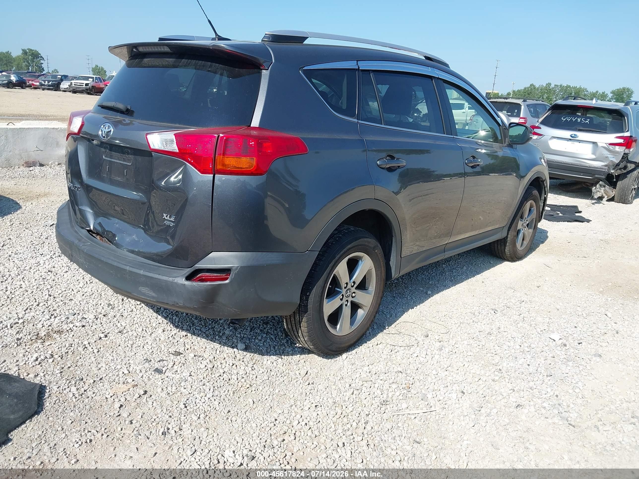 2015 Toyota Rav4 Xle Green vin: JTMRFREV2FD115408