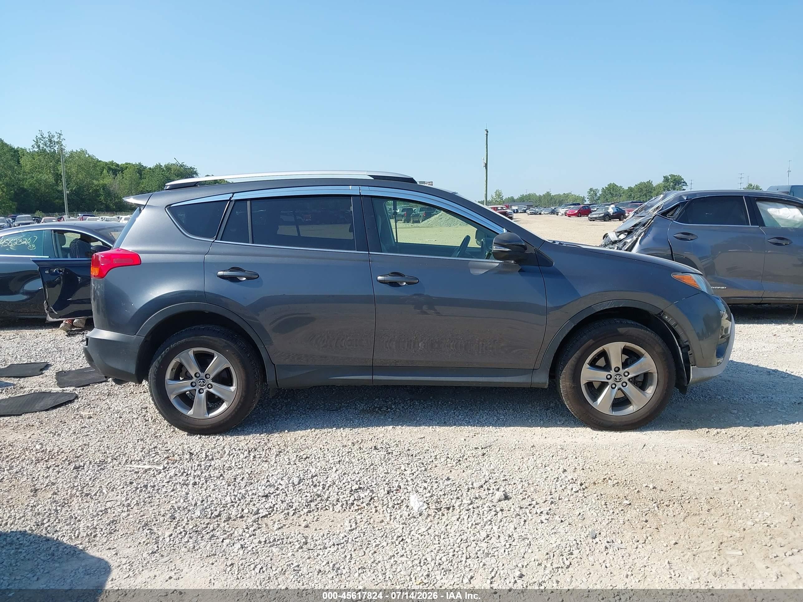 2015 Toyota Rav4 Xle Green vin: JTMRFREV2FD115408