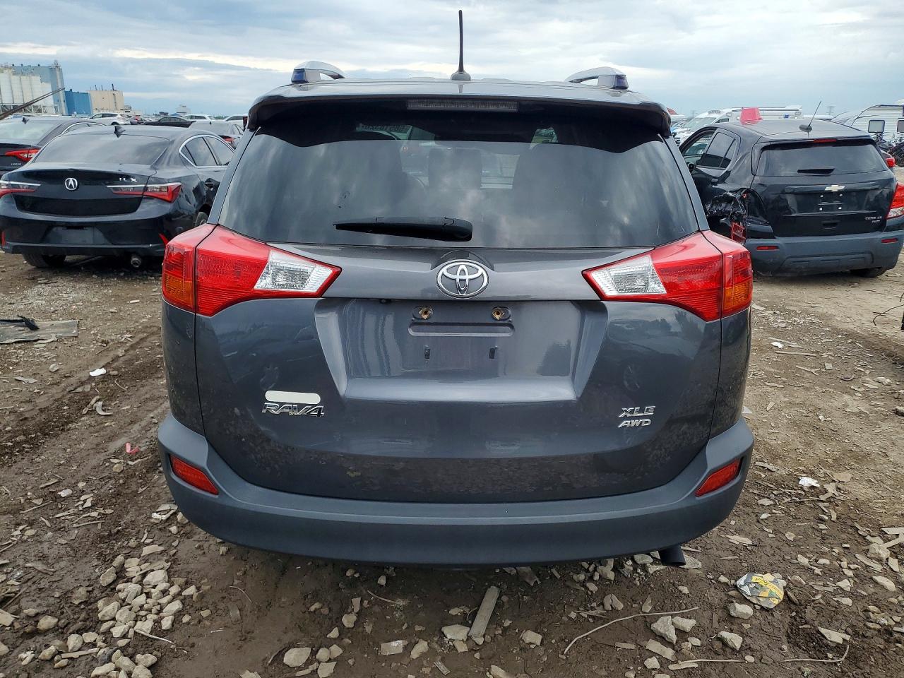 2015 Toyota Rav4 Xle Gray vin: JTMRFREV2FD129759