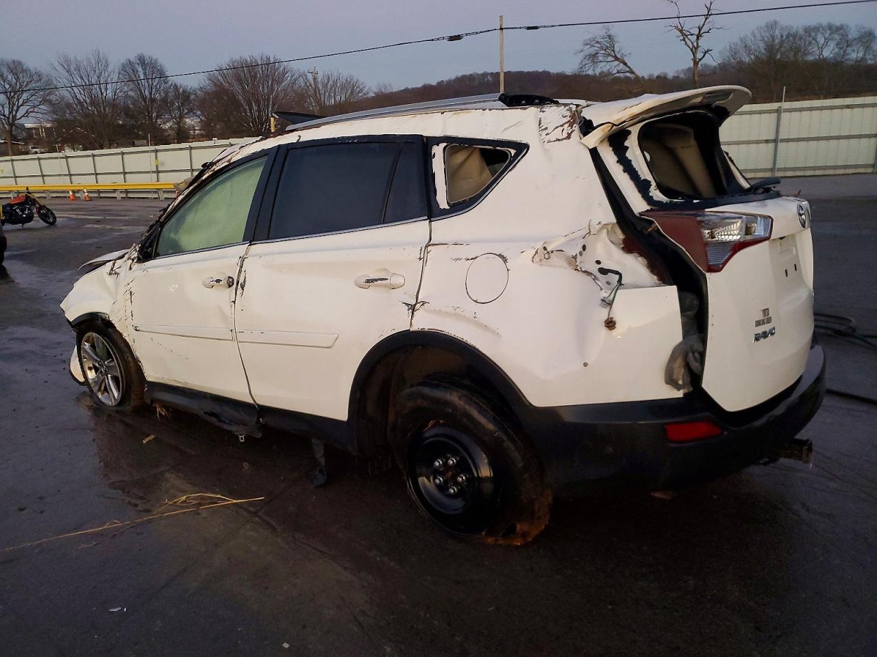 2015 Toyota Rav4 Xle White vin: JTMRFREV2FD167301