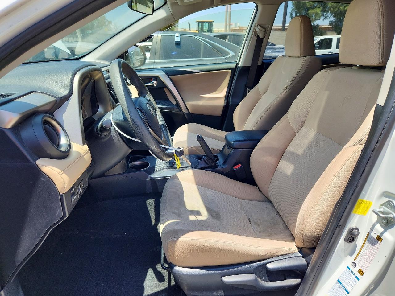 2015 Toyota Rav4 Xle White vin: JTMRFREV2FJ020039