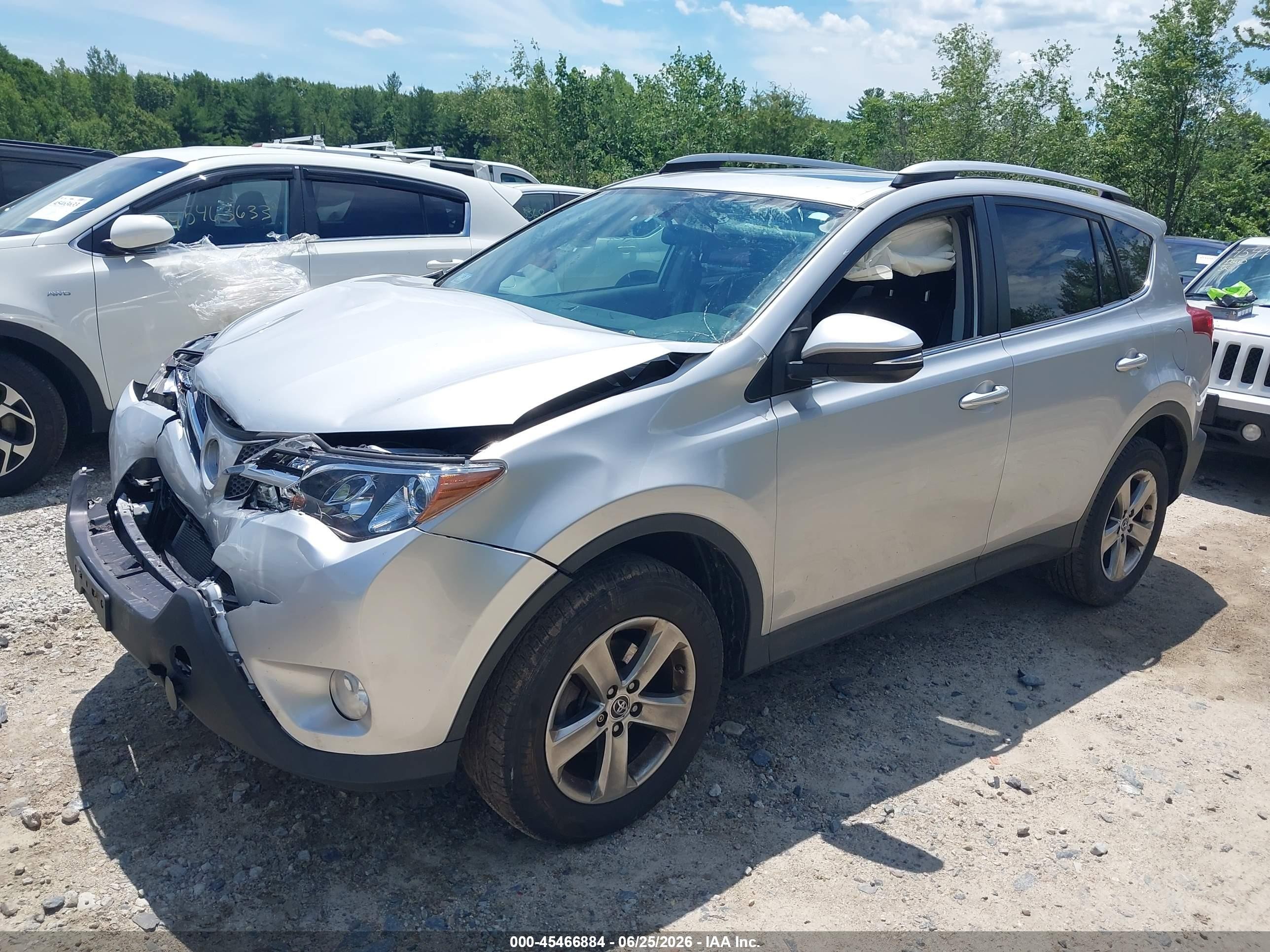 2015 Toyota Rav4 Xle Silver vin: JTMRFREV2FJ035110