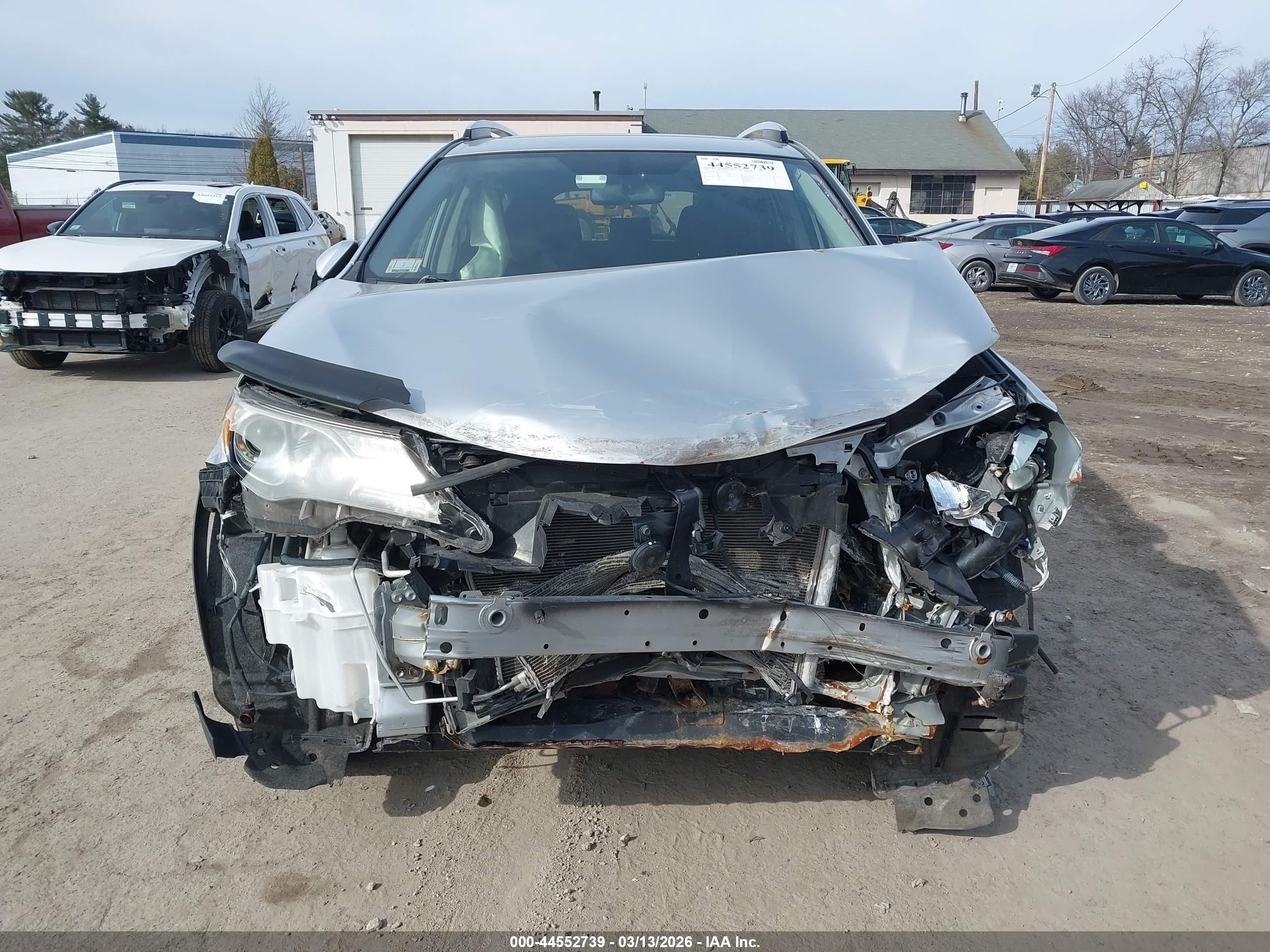 2015 Toyota Rav4 Xle White vin: JTMRFREV2FJ037696