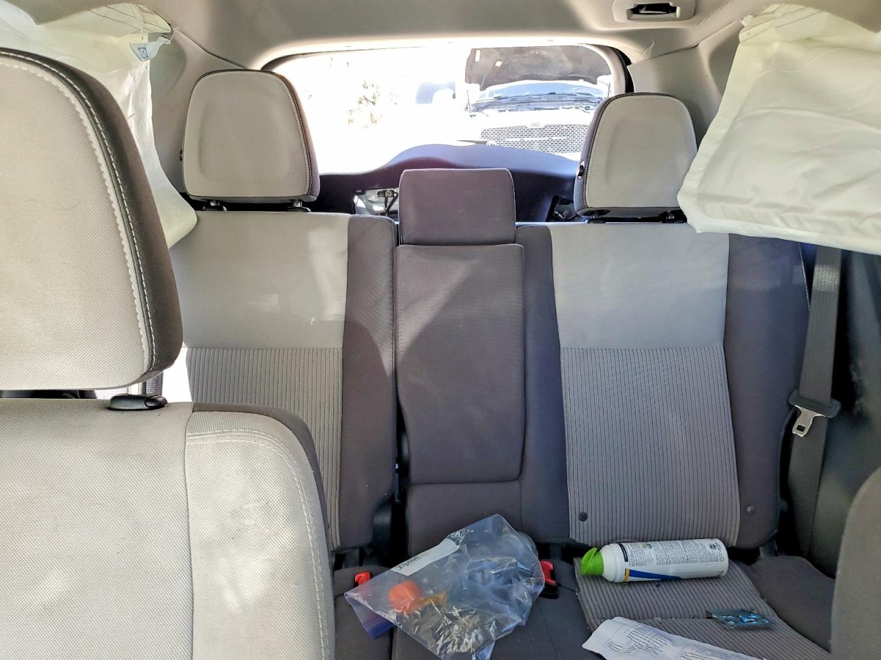 2015 Toyota Rav4 Xle White vin: JTMRFREV2FJ040923