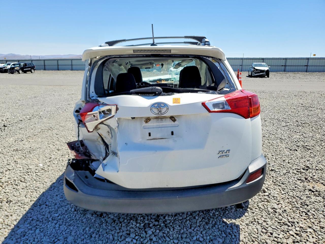 2015 Toyota Rav4 Xle White vin: JTMRFREV2FJ040923