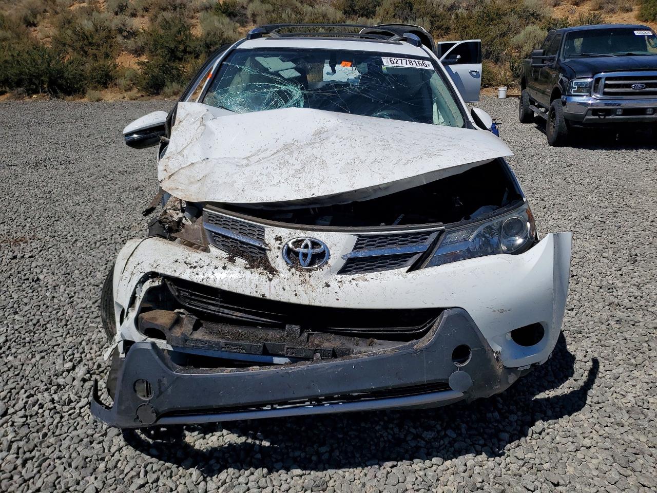 2015 Toyota Rav4 Xle White vin: JTMRFREV2FJ040923