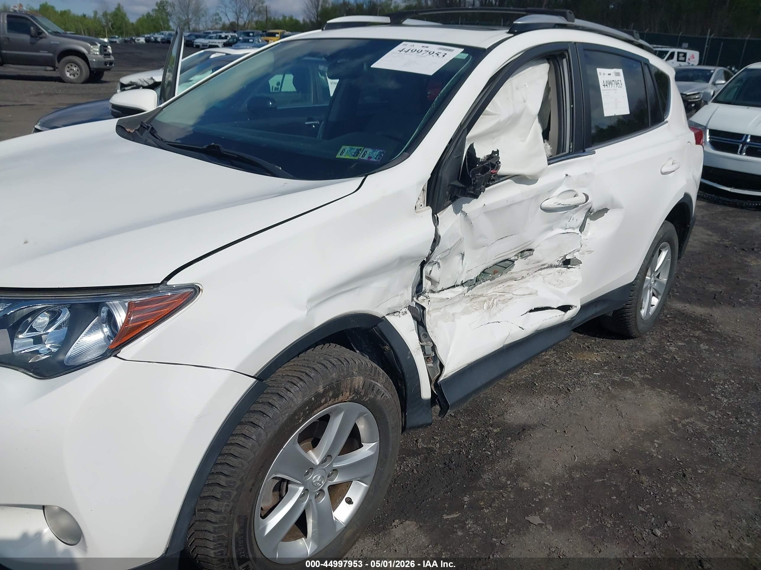 2013 Toyota Rav4 Xle White vin: JTMRFREV3DD012043