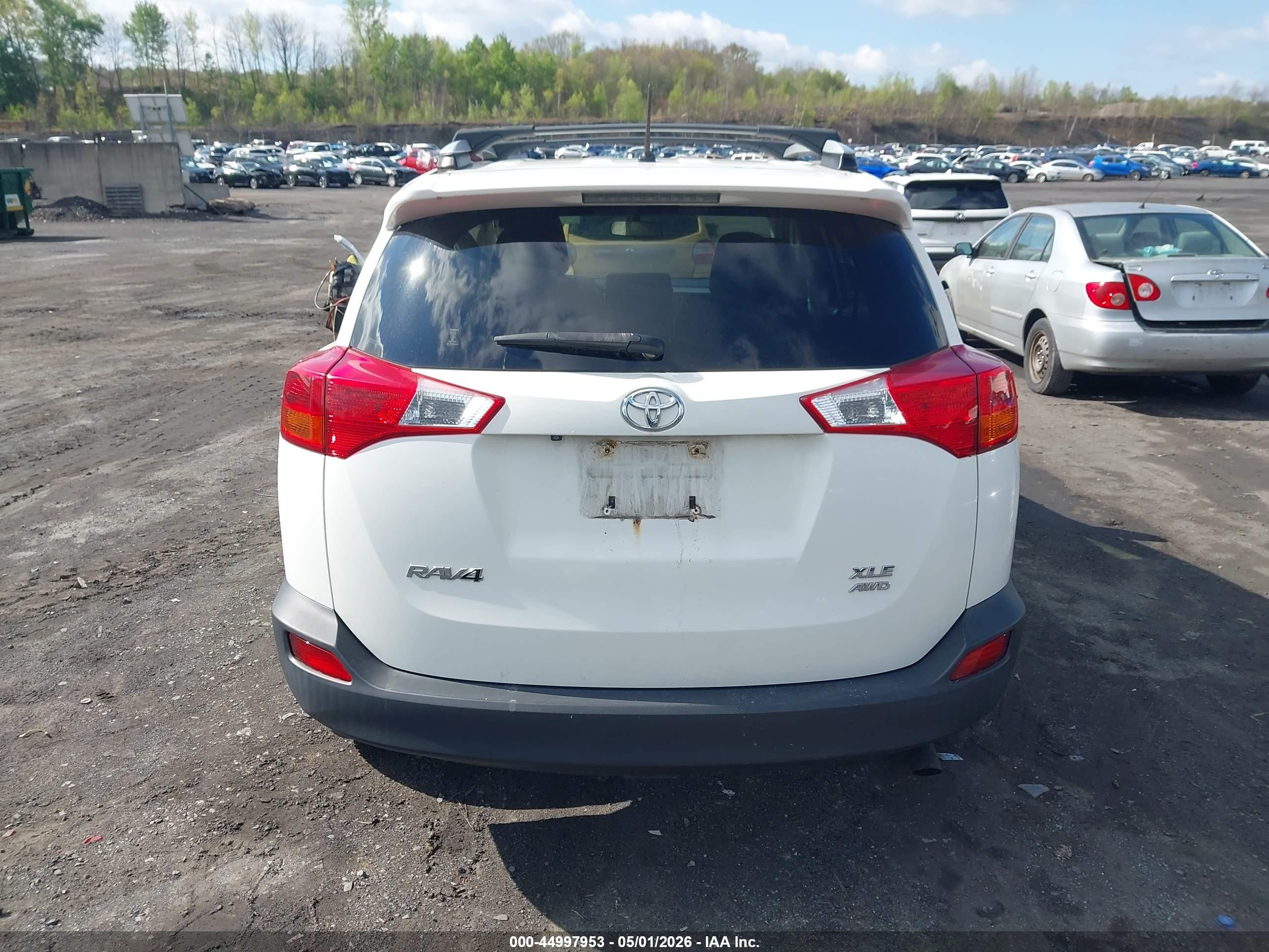 2013 Toyota Rav4 Xle White vin: JTMRFREV3DD012043
