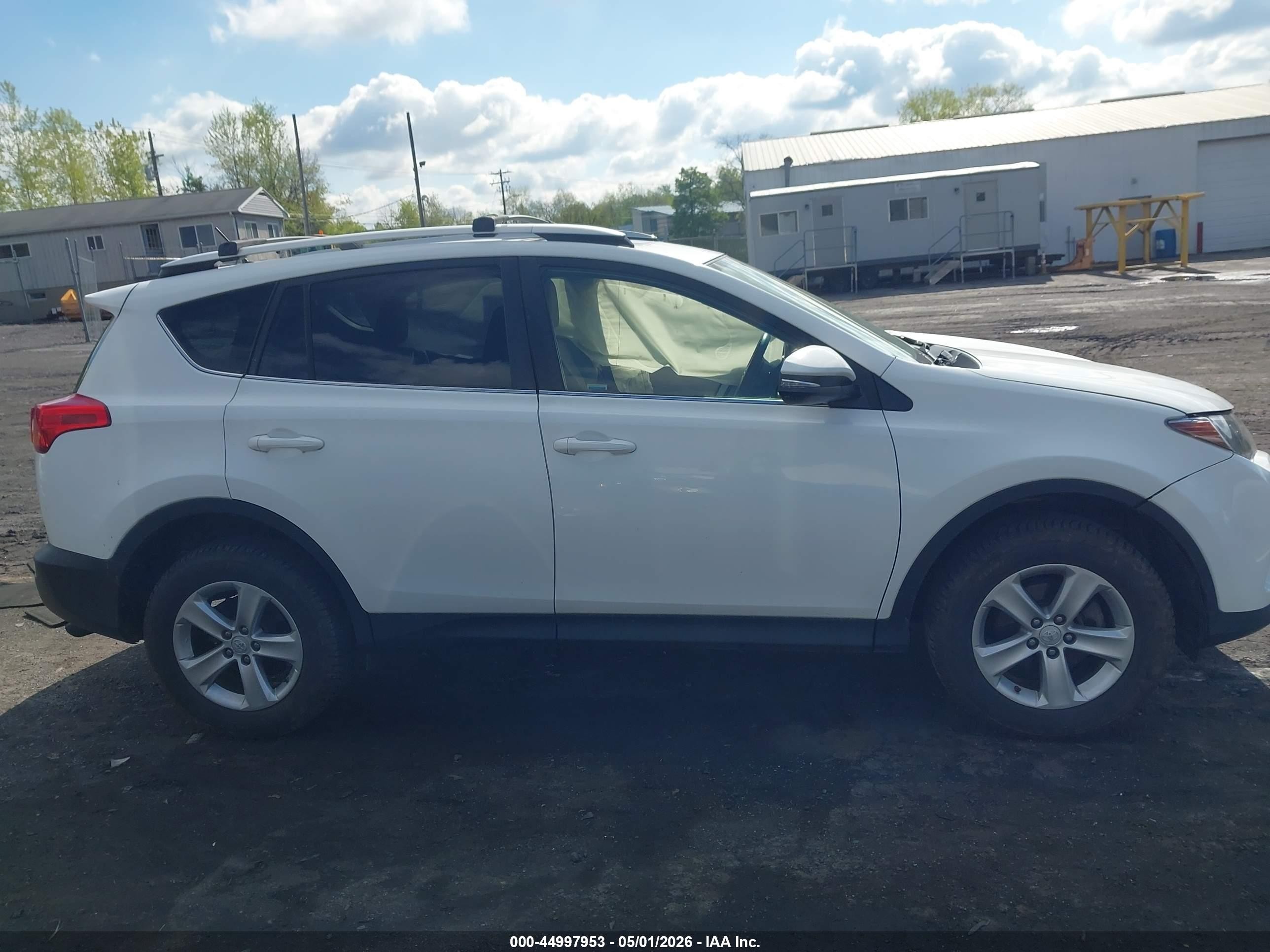 2013 Toyota Rav4 Xle White vin: JTMRFREV3DD012043