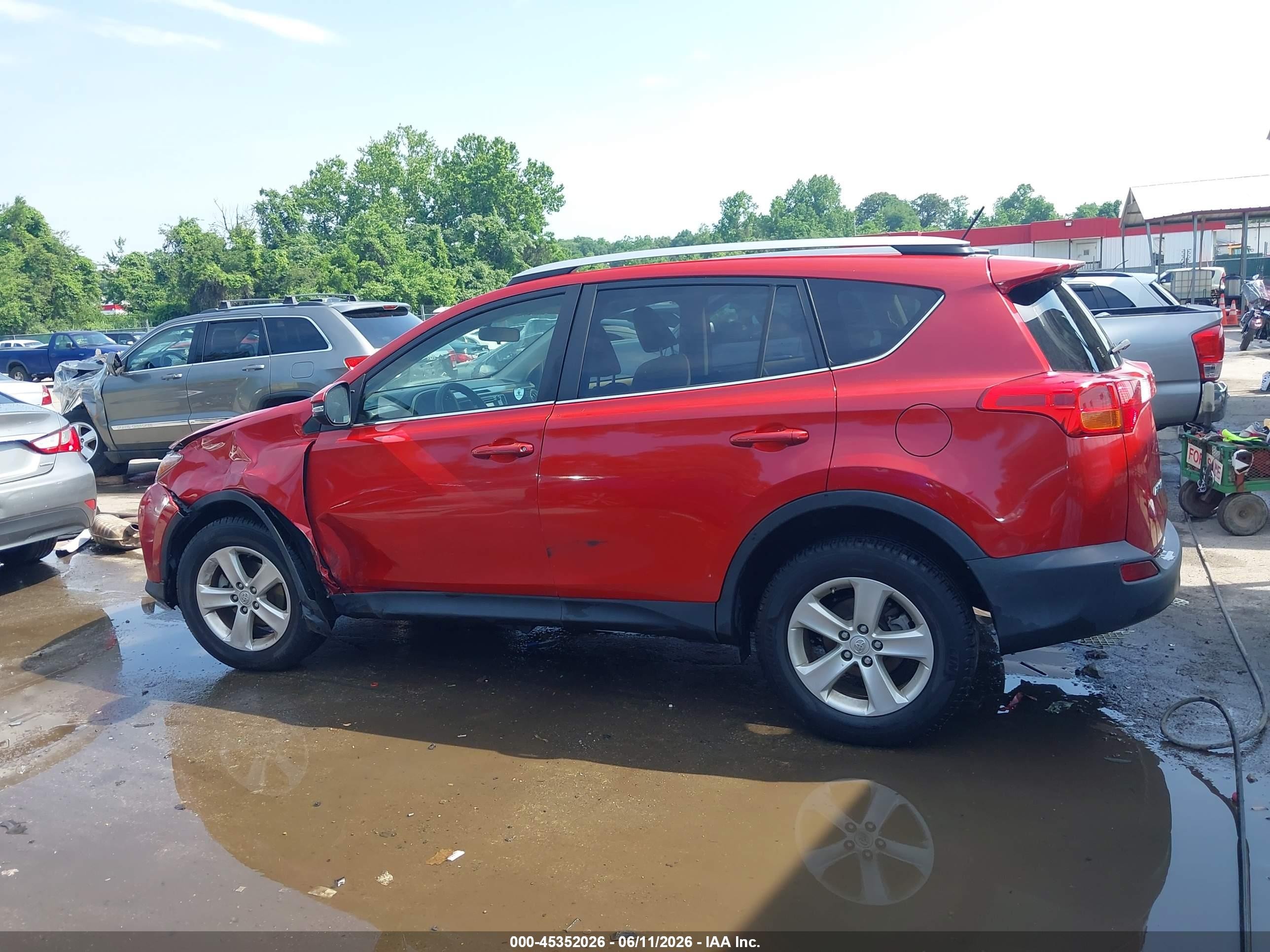 2013 Toyota Rav4 Xle Red vin: JTMRFREV3DD029800