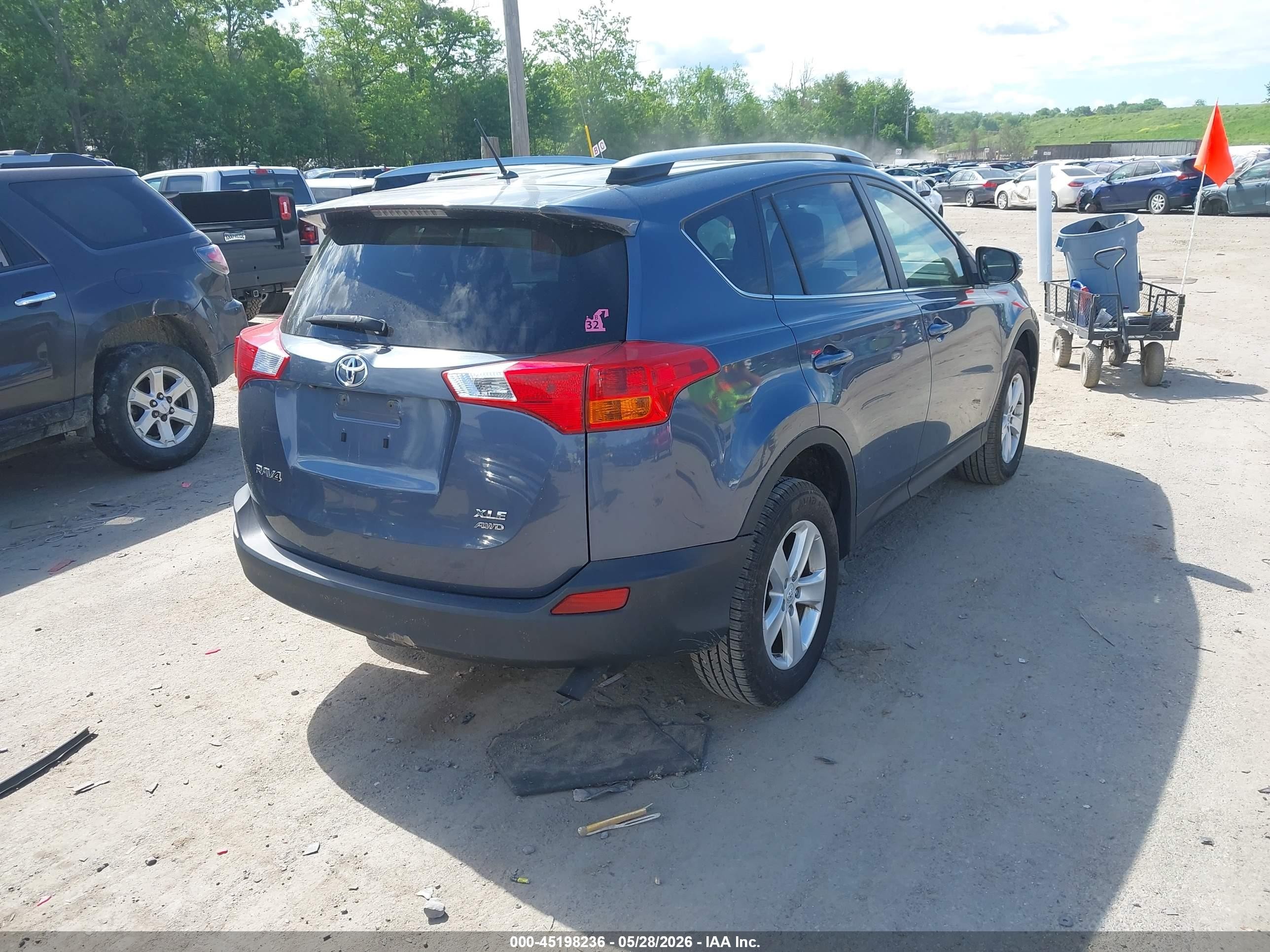 2013 Toyota Rav4 Xle Blue vin: JTMRFREV3DD032518