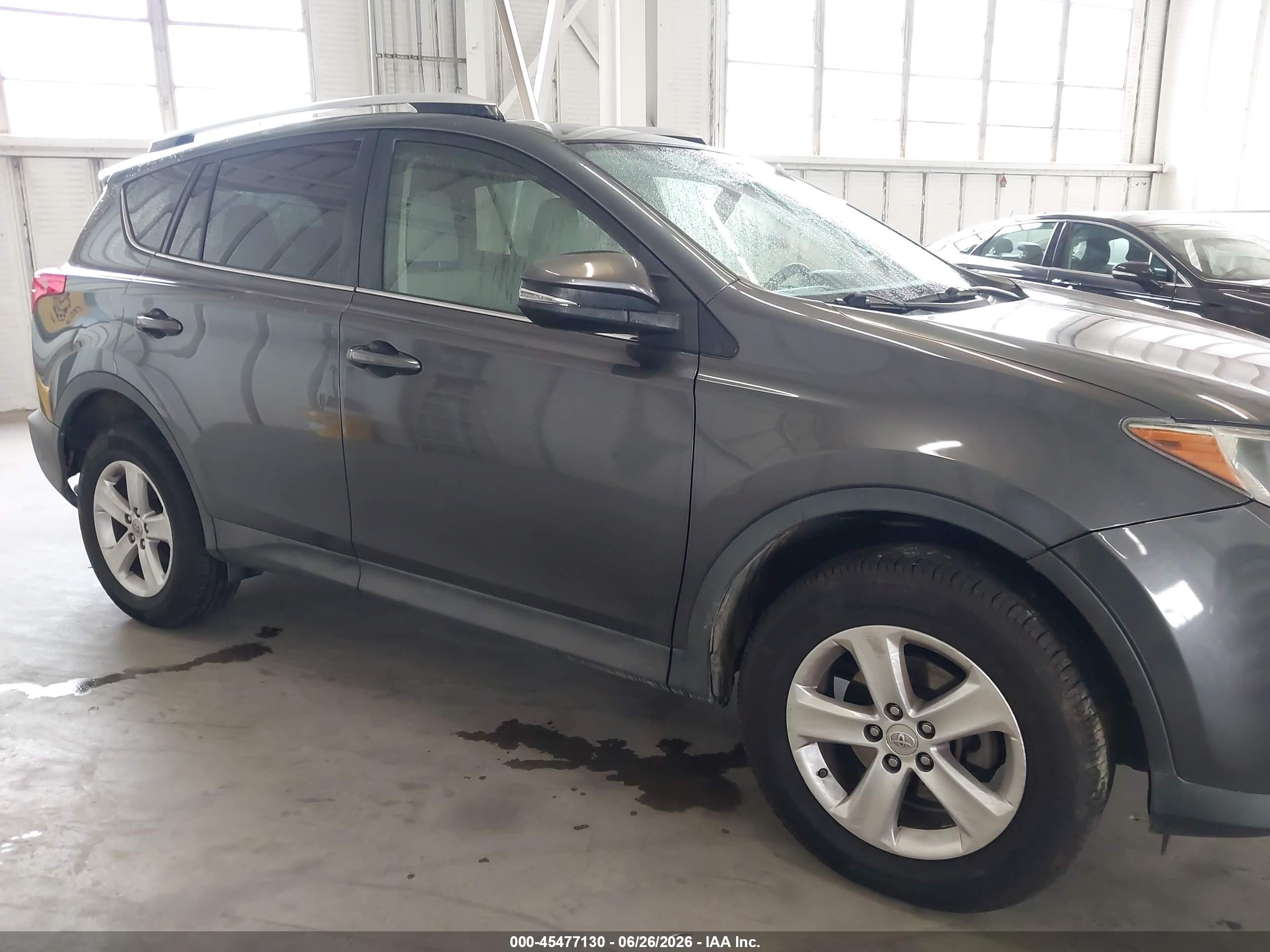 2014 Toyota Rav4 Xle Silver vin: JTMRFREV3ED070445