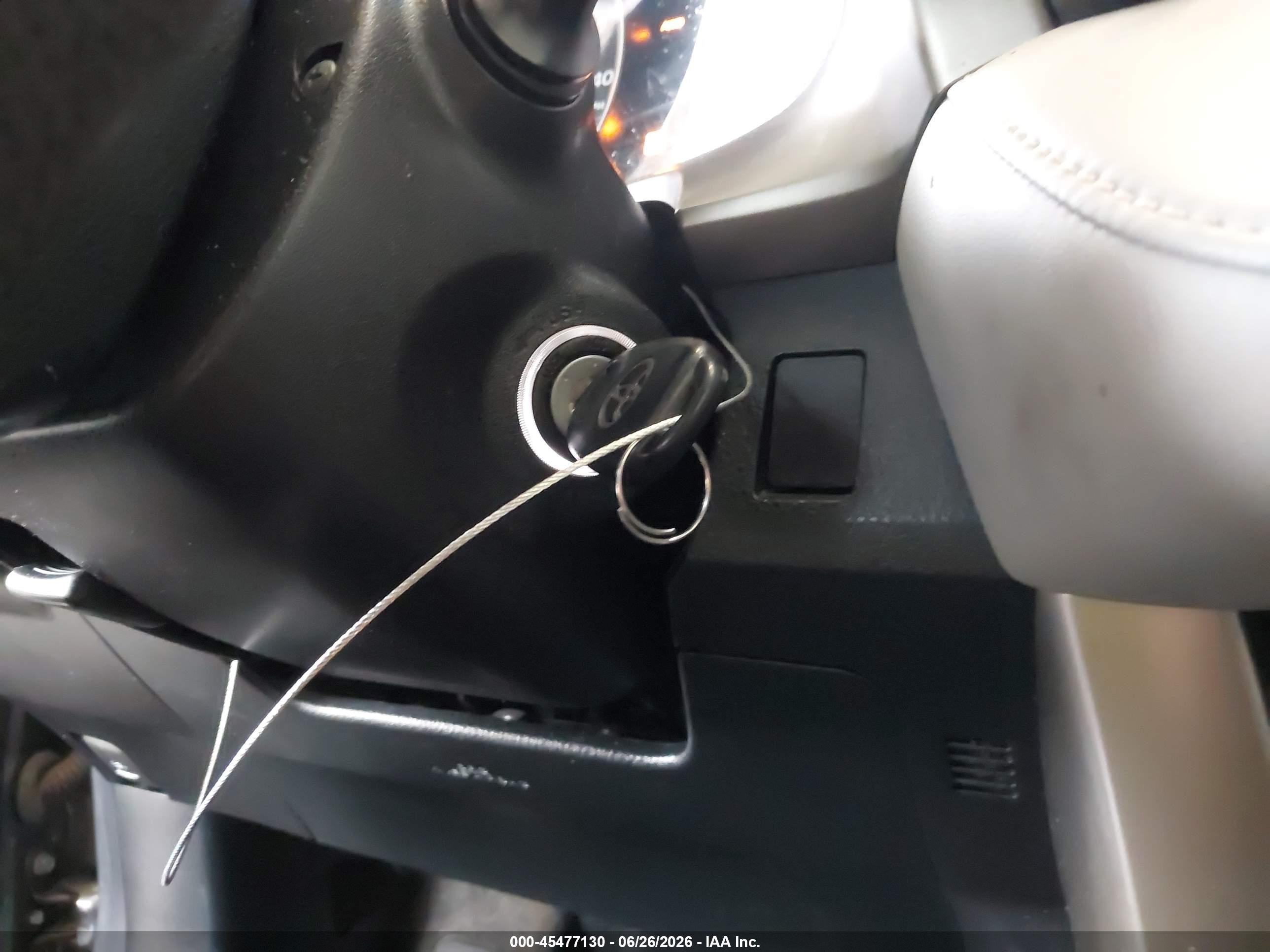 2014 Toyota Rav4 Xle Silver vin: JTMRFREV3ED070445