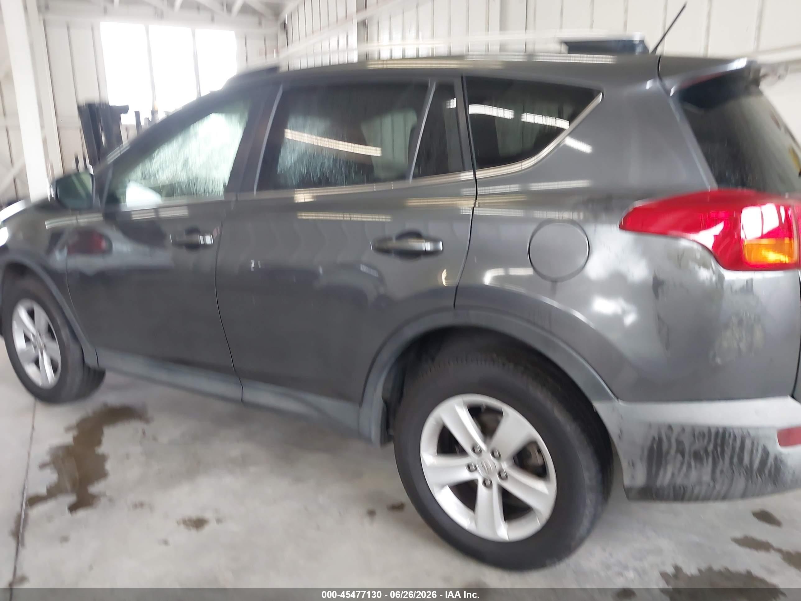 2014 Toyota Rav4 Xle Silver vin: JTMRFREV3ED070445
