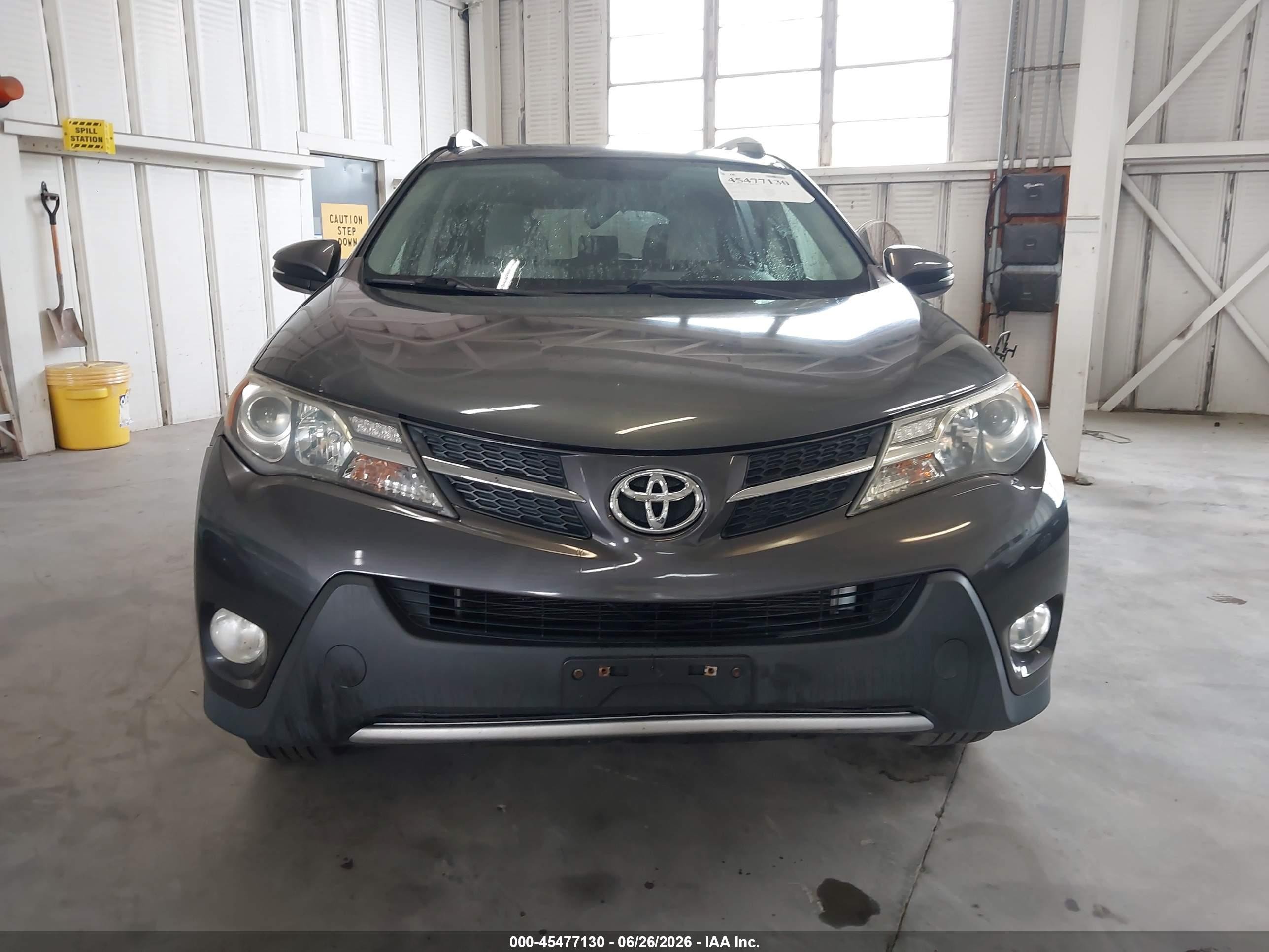 2014 Toyota Rav4 Xle Silver vin: JTMRFREV3ED070445