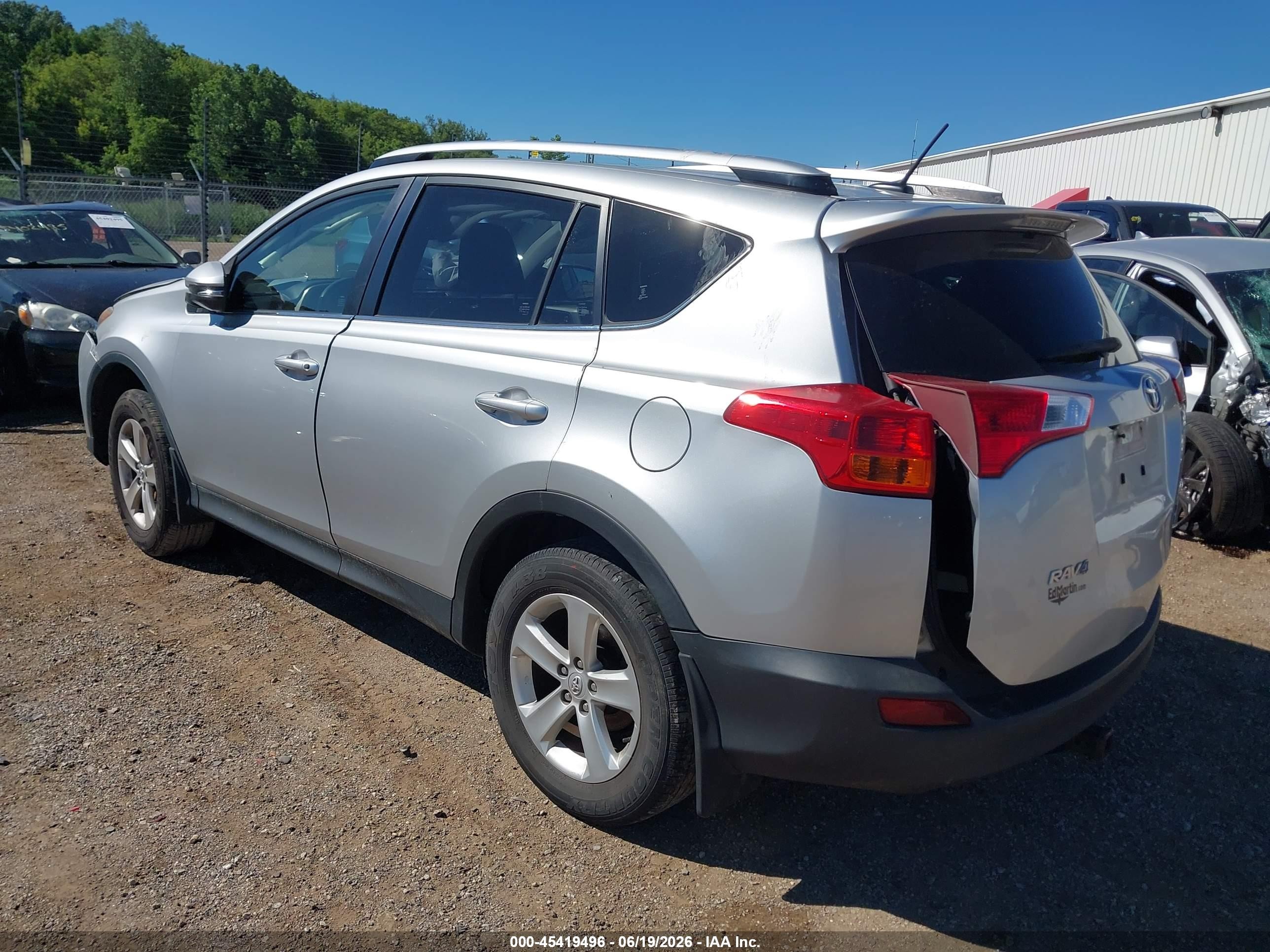 2014 Toyota Rav4 Xle Silver vin: JTMRFREV3ED074432