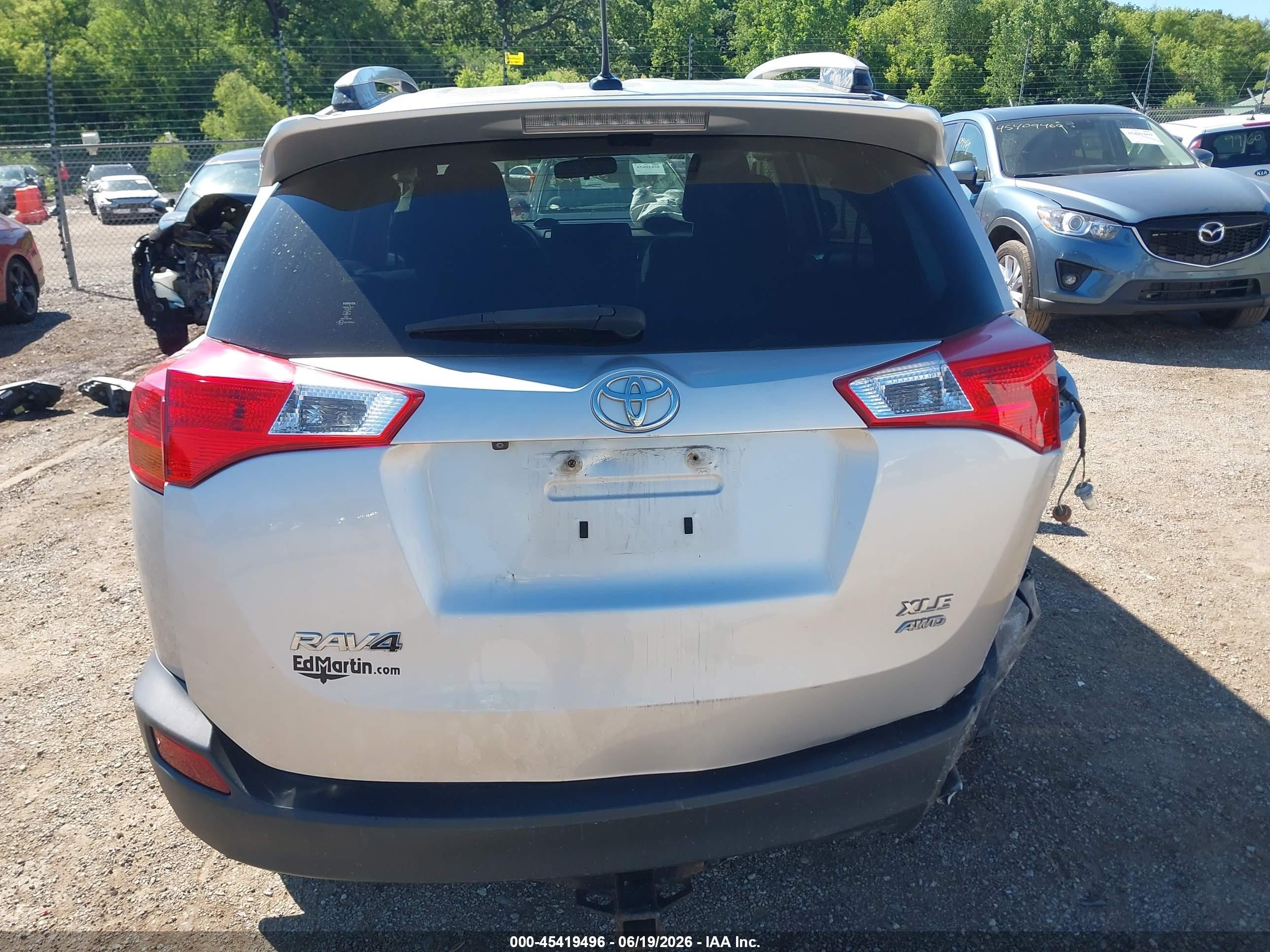 2014 Toyota Rav4 Xle Silver vin: JTMRFREV3ED074432