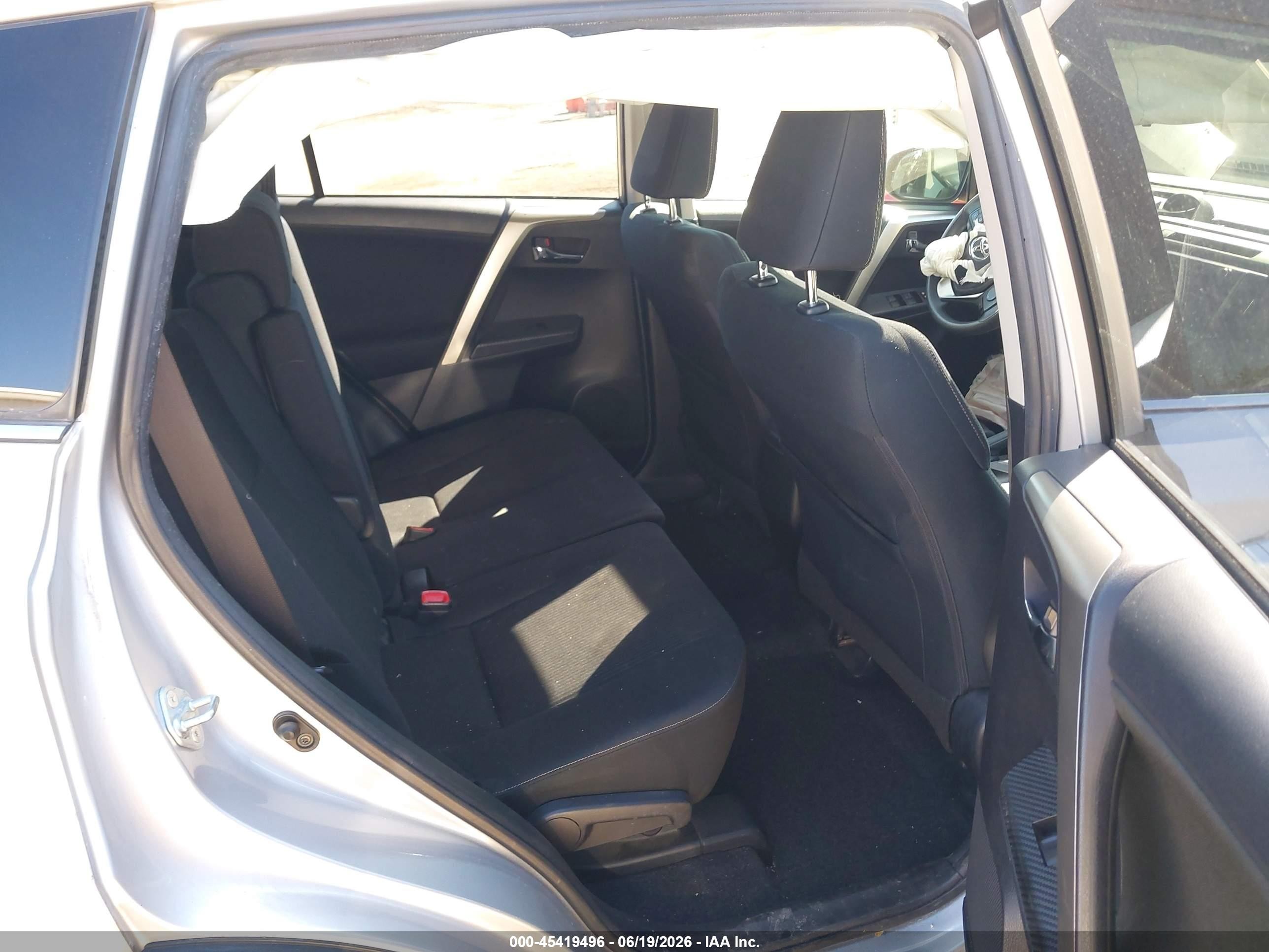 2014 Toyota Rav4 Xle Silver vin: JTMRFREV3ED074432