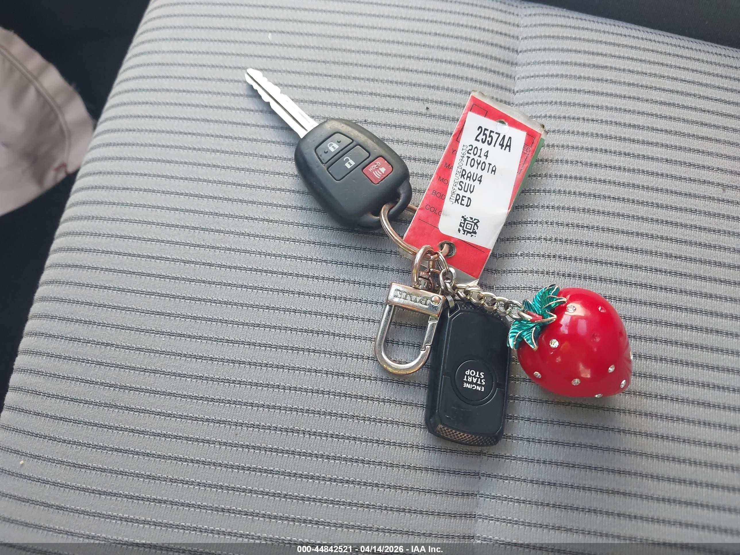 2014 Toyota Rav4 Xle Красный vin: JTMRFREV3ED094633